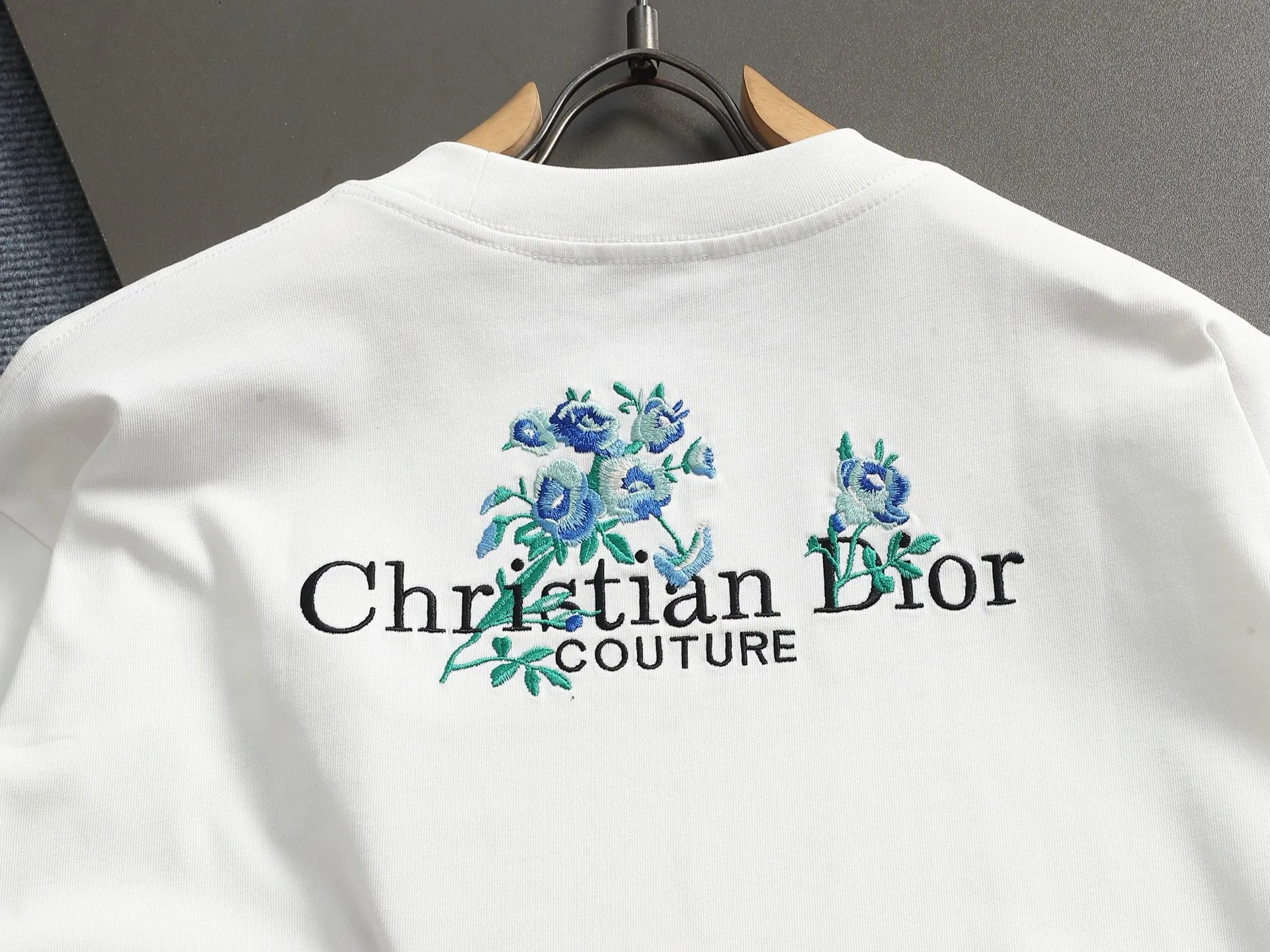 DIOR CD Classic 🪡 Logo ， Retro Same Style T Versatile : Black White Size：S M L XL
