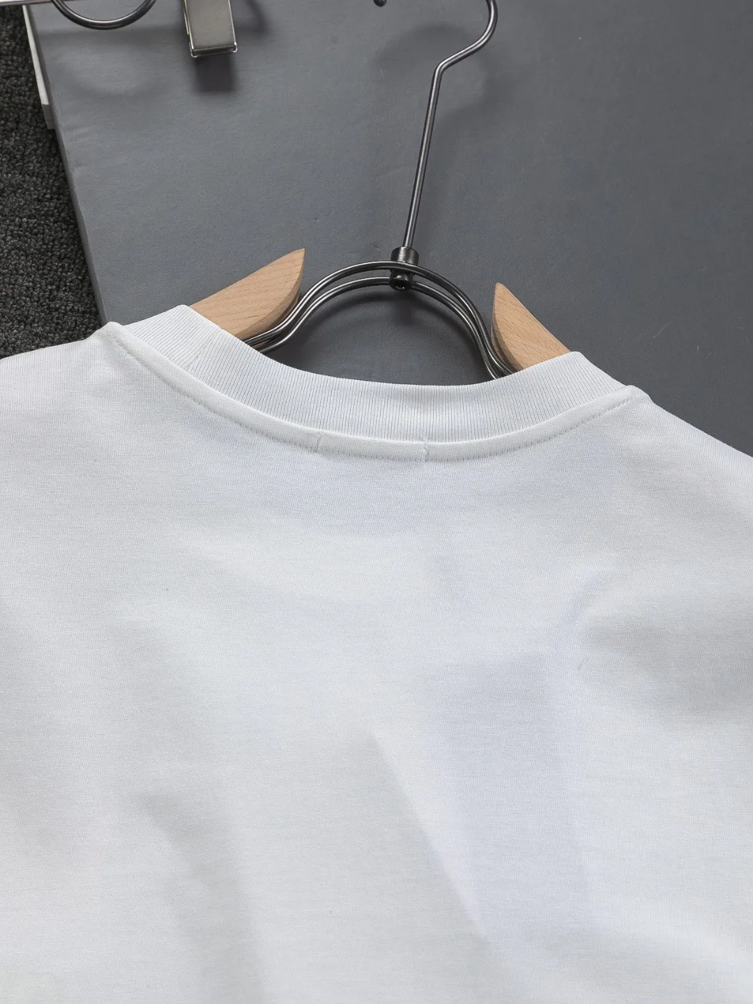 DIOR Dior dior CD S-XL 26ss Classic Classic Dior Mountain 🪡 logo Same Style t ， ， Series， Logo Classic Obliave ， s ， ， obliqve ， v ， ， y …… ， ， Dior ！ ， ， ， Breathable ~ ！！ Same Style！ : Black White Size：S-XL ： S： 50- 56- 70 M： 52- 57- 72 L： 54- 59- 74 XL： 56- 62- 76