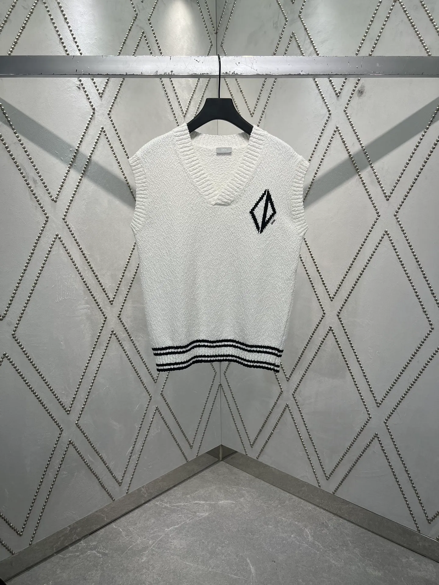 25ss New Arrival CD Diamond Series ， 。 White ， CD Diamond ， 。 T ， 。 Sizes：S.M.L.XL.