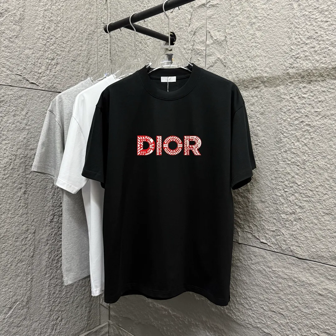 Dio 2025 New Arrival Classic + T Same Style ：Black White Size： S （90-130 ） M （120-150 ） L （140-165 ） XL （160-180 ） XXL （180 ）