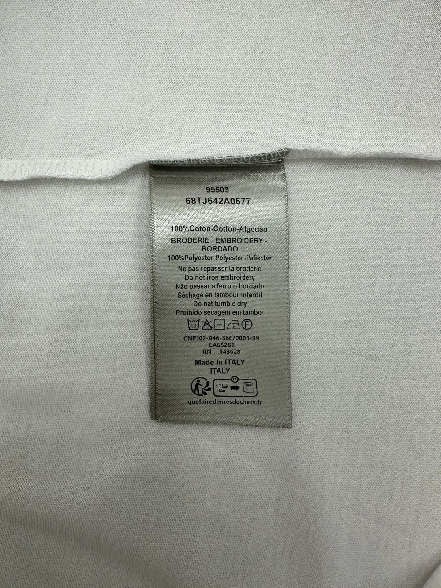 25ss New Arrival T White Green Book Cover T · (Jonathan Anderson) Classic ， · (Françoise Sagan) 《 ， (Bonjour Tristesse）》 ， 。 White Green ， 。 ， 。 Sizes：S.M.L.XL.