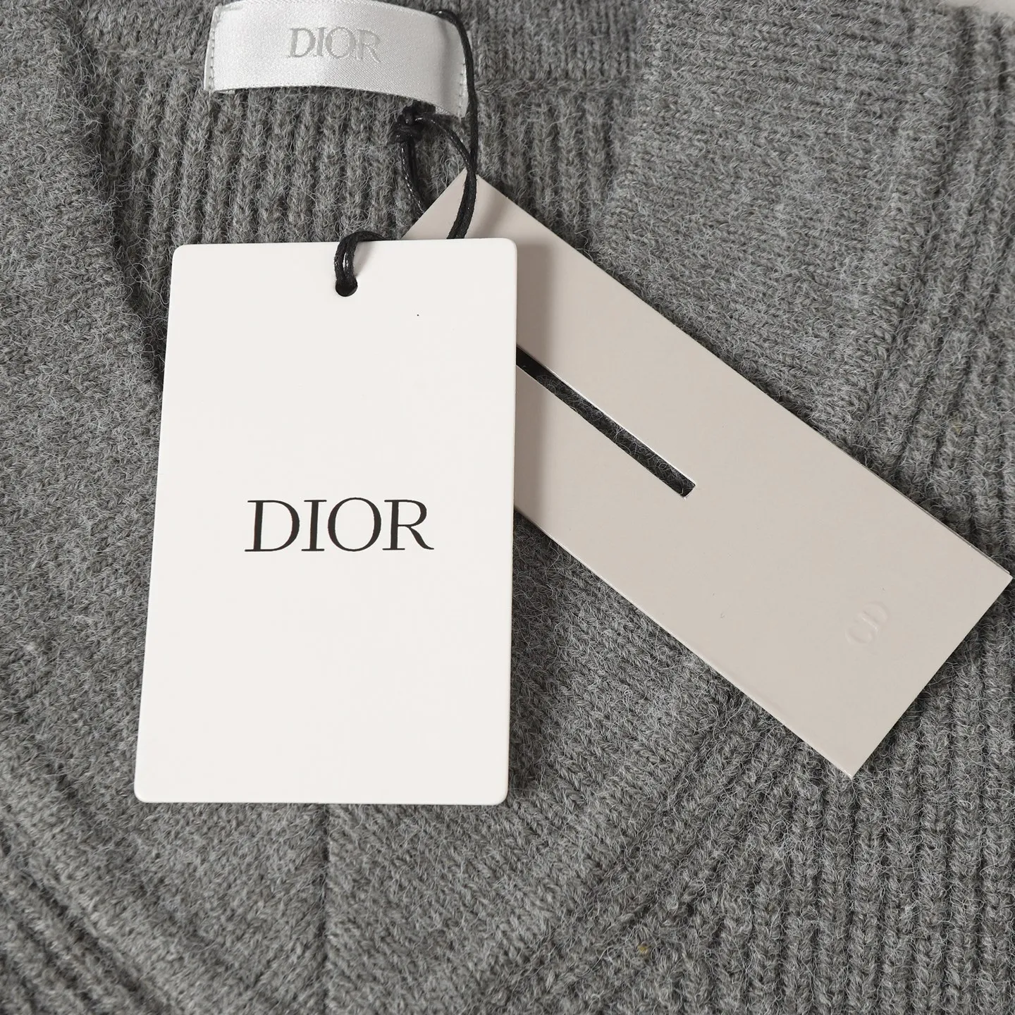 【 Quality】 CD/ V 55% ， 35% ，10% 。 。 3D ， DDIOR 。 ， 。 V Classic 。 Gray ， Dior Couture 。 Sneakers ， 。 Size:S/M/L