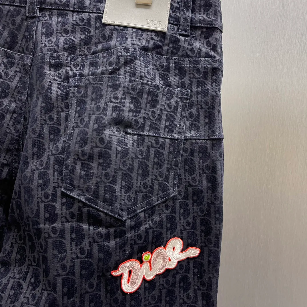 CDBlue KAWS Classic SIZE : S-XL Classic DIOR AND KAWS Series， Ob 1iique 。 Blue ， D 1OR AND KAWS ， Dior 。 Oblique ， 。
