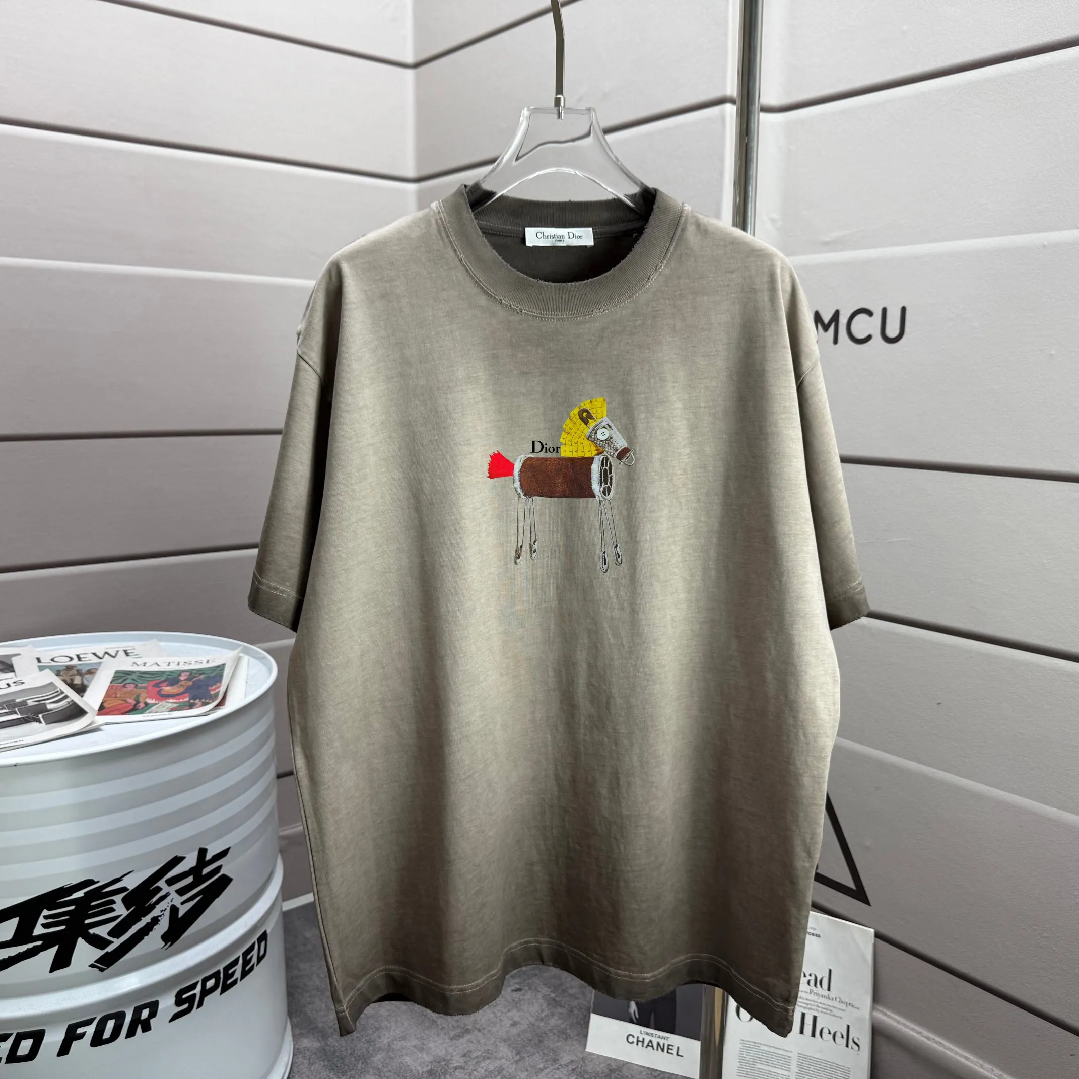 # 95 Dio *2026 New Arrival tee Same Style :Black White Size :S M L XL XXL Size： S （90-130 ） M （120-150 ） L （140-165 ） XL （160-180 ） XXL （180 ）
