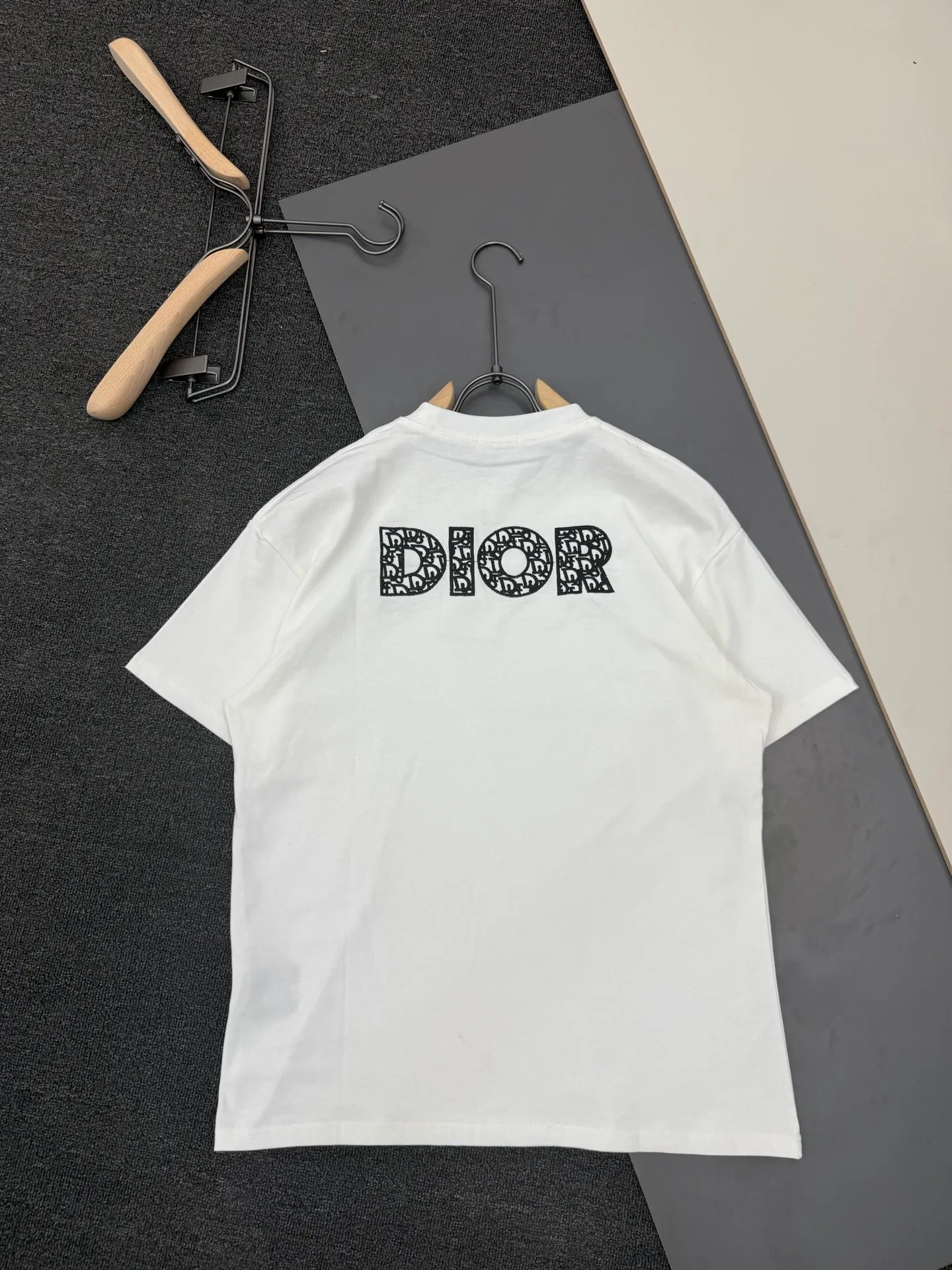 9010# Premium ， Quality T ， g ， ， ， ， ， ， Same Style， ， Premium ， Quality。（Size ） Size:S M L XL XXL :Black White