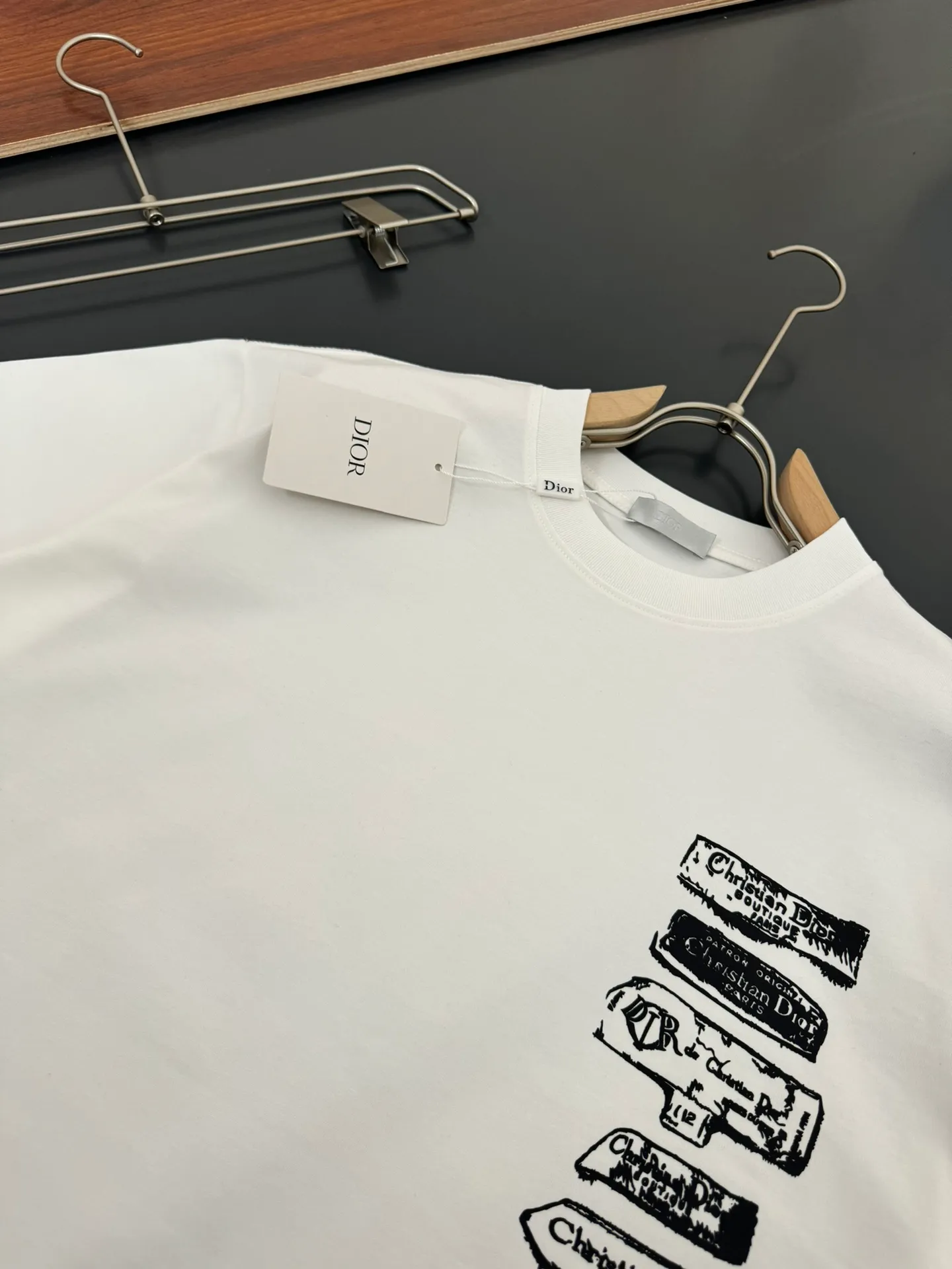 DIOR* g t Breathable logo New Arrival t ， ， Versatile ：Black White Sizes：S M L XL XXL