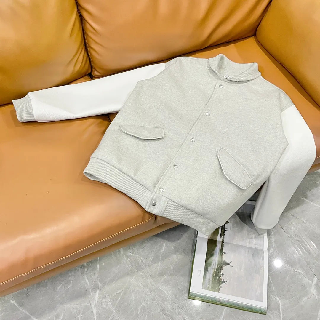 Dior➡️ 2025ss ， 。 LV ， ， 。 1 ， 。 ， 。Premium ！ ！ Quality！