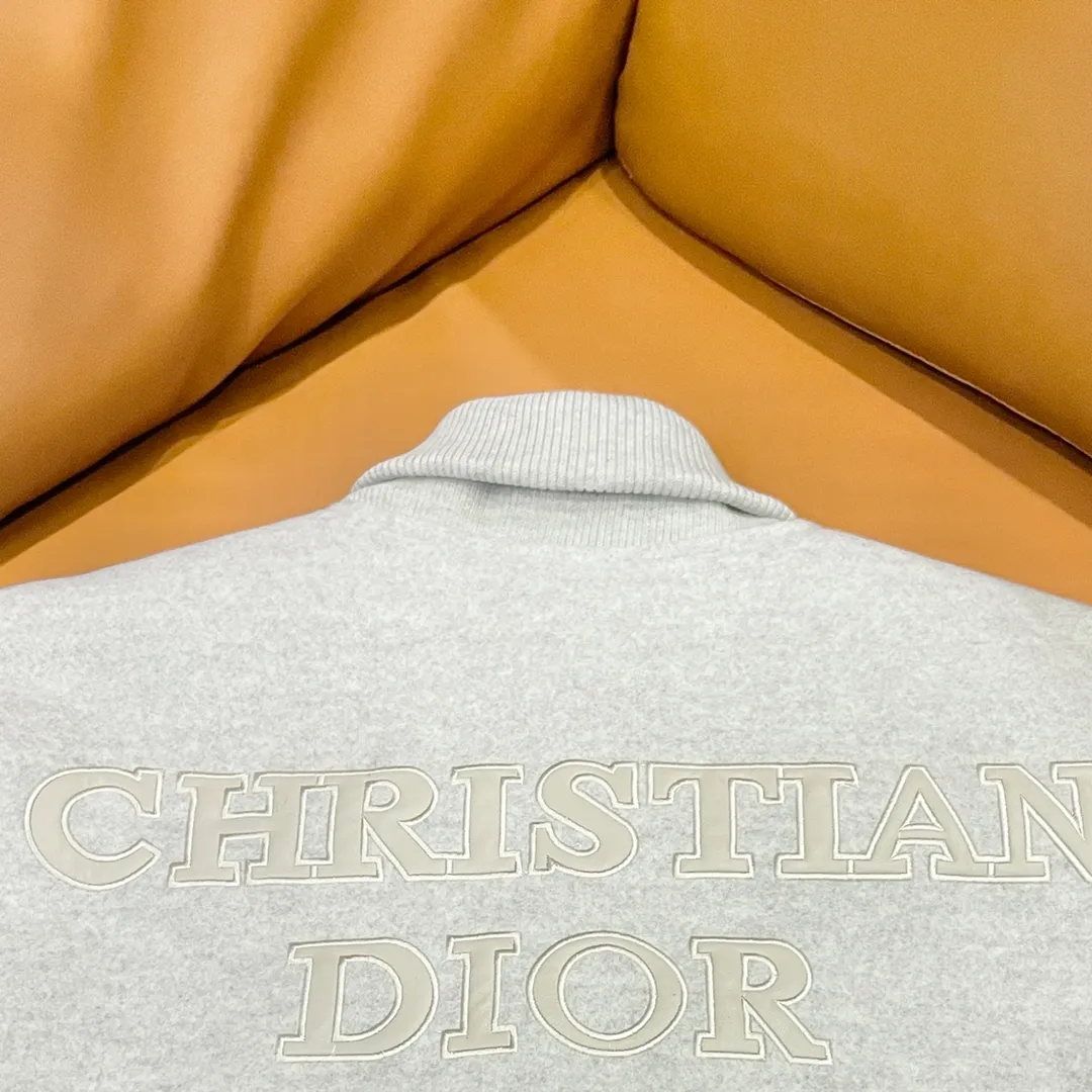 Dior➡️ 2025ss ， 。 LV ， ， 。 1 ， 。 ， 。Premium ！ ！ Quality！