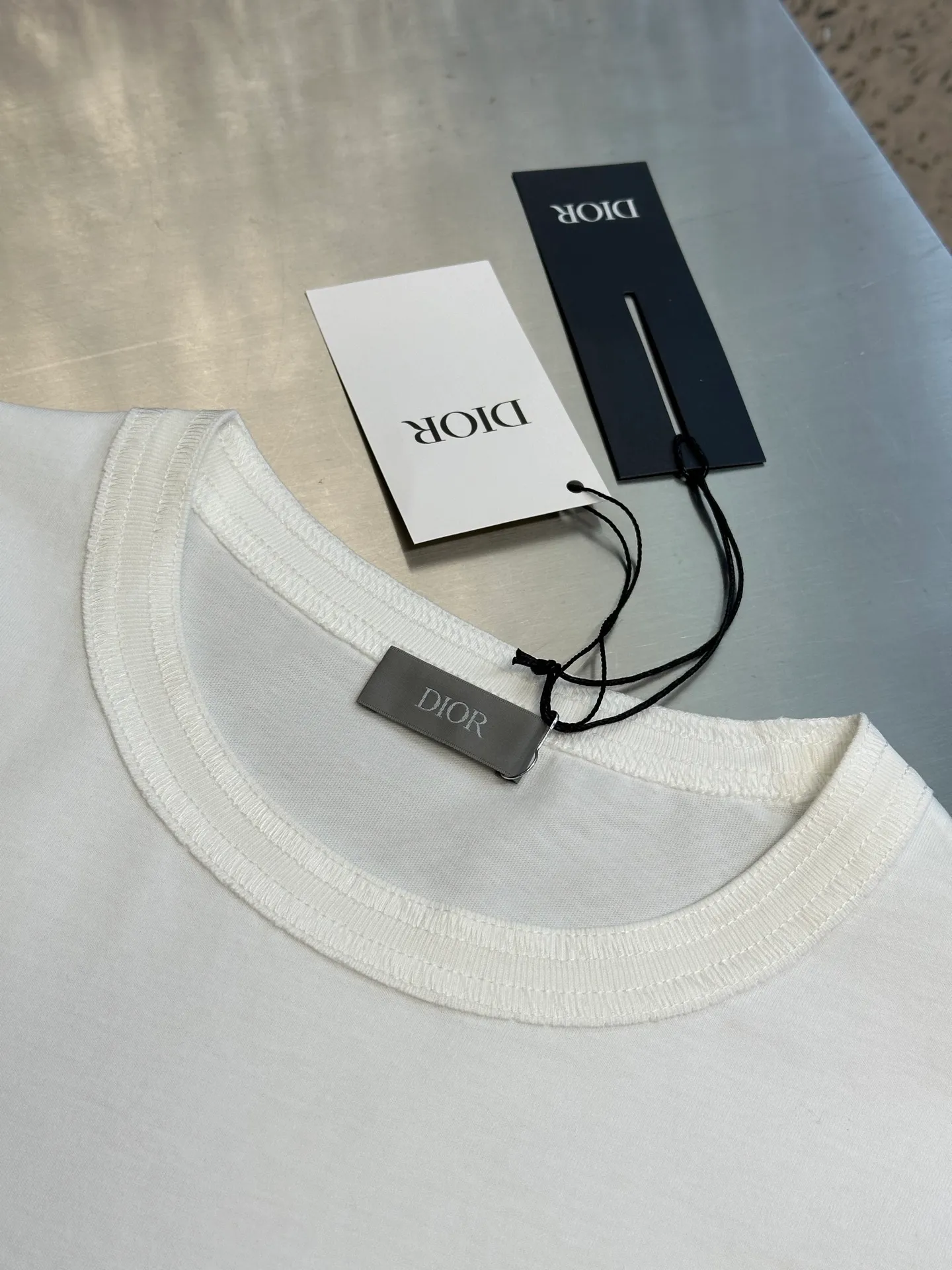 Dior 24 ， ， Quality 。 ， 、Breathable 、 、 ； 、 、 。 ， ， 、 。 size：xs s m l