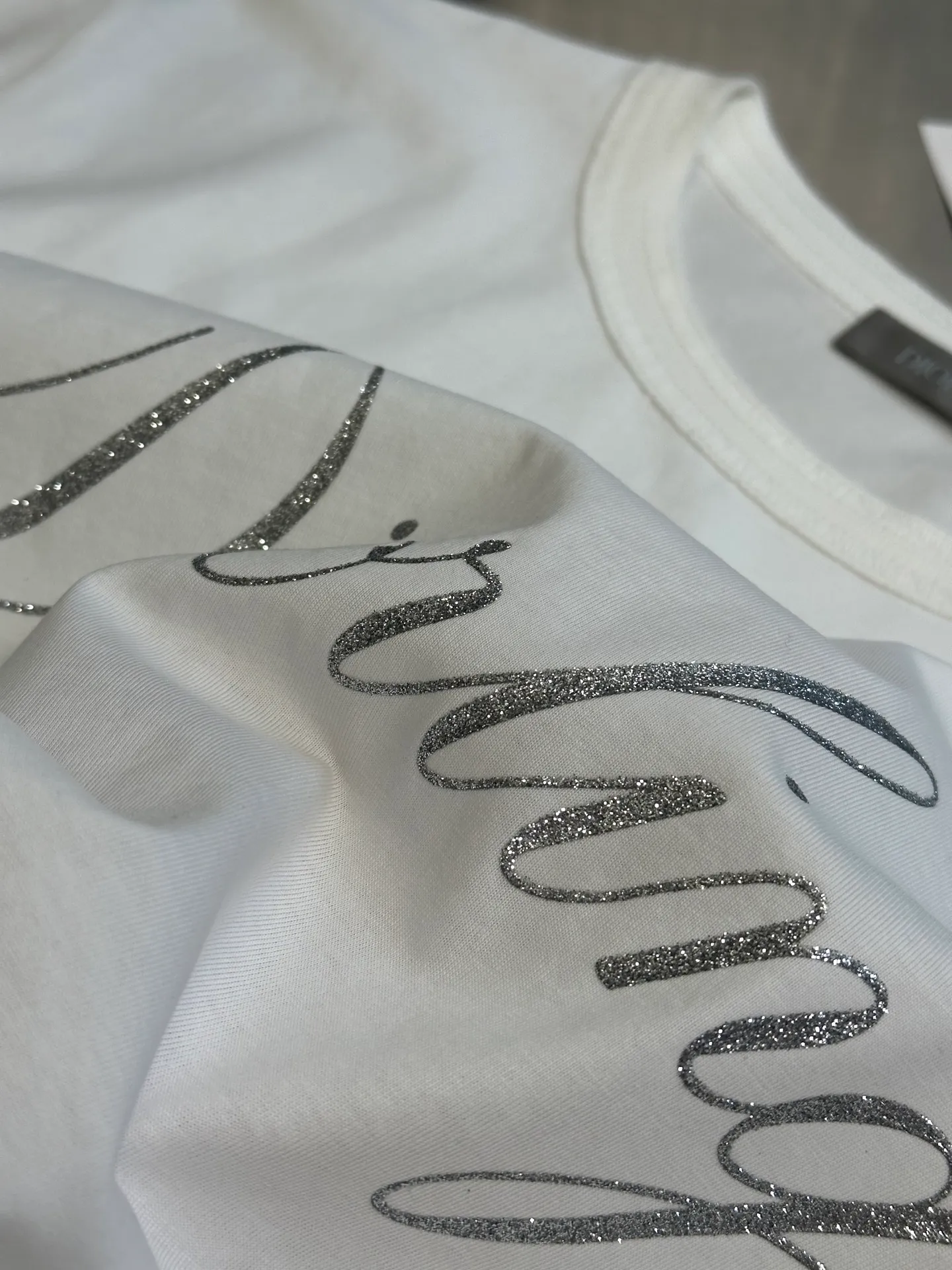 Dior 24 ， ， Quality 。 ， 、Breathable 、 、 ； 、 、 。 ， ， 、 。 size：xs s m l