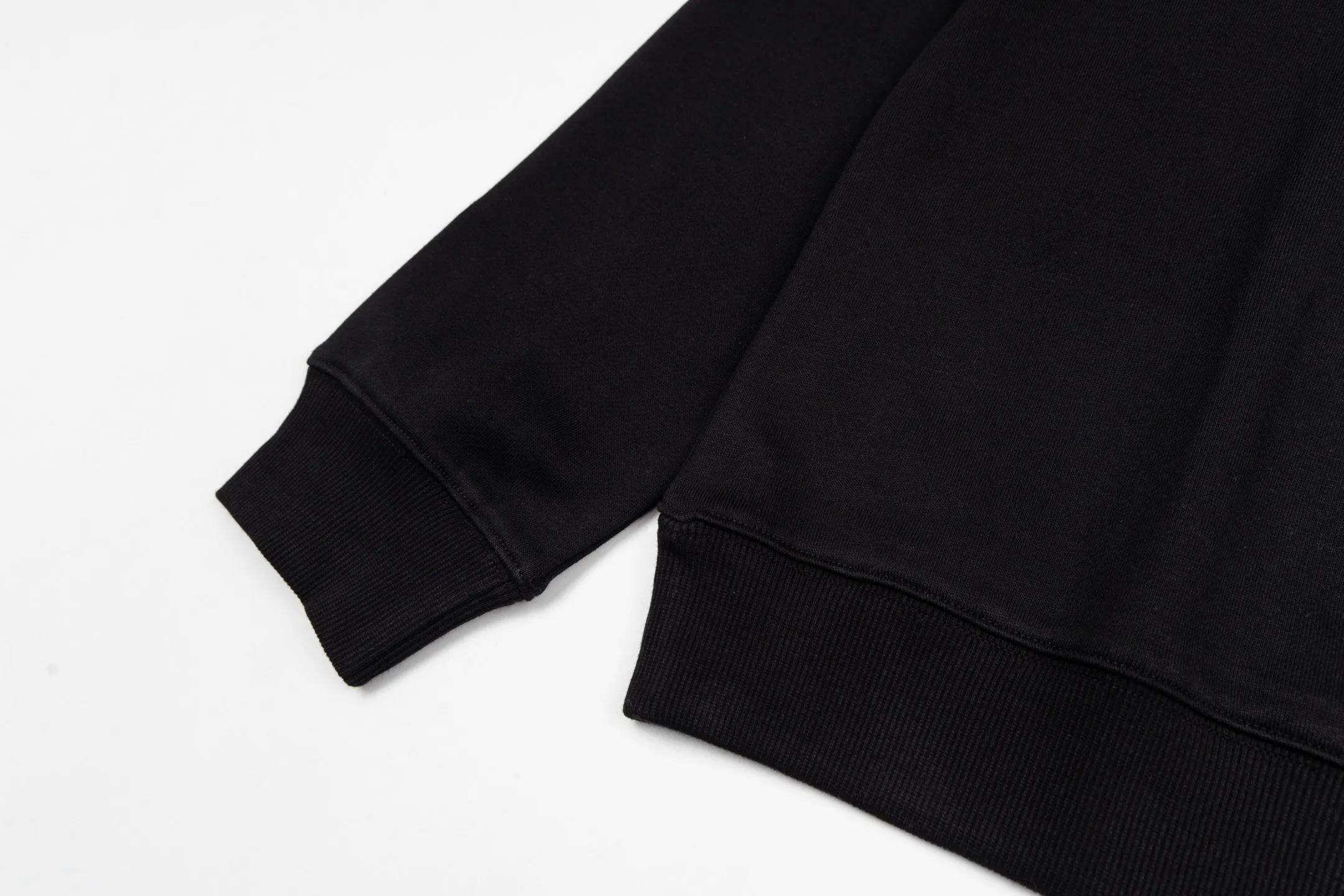 CD （Black） Black ， ， 。 100% ， Breathable 。 ， CD Icon ， 。 、 ， ， 。 ， Quality 。 ， ， 。 Size:S-M-L-XL
