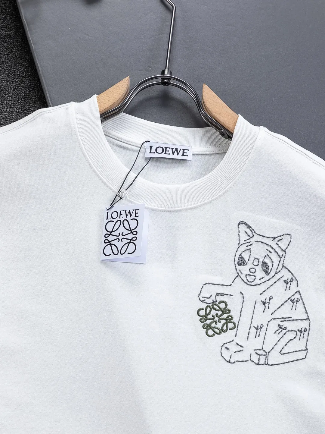 DIOR Dior dior CD S-XL Dior 26ss LOEWE X Louis Wain 🐱🪡 logo ， LOEWE Louis Wain ， ! ， ， 。 、 ， g Quality ， s ， ， ， y …… ， ， Dior ！ ， ， ， Breathable ~ ！！ Same Style！ : Black White Pink Size：S-XL ： S： 50- 56- 70 M： 52- 57- 72 L： 54- 59- 74 XL： 56- 62- 76