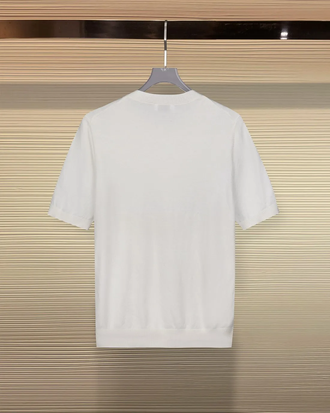 DIOR*Dior Classic style with beautifully embroidered letter logo on the chest, short-sleeved sweater T-shirt✅Boutique top quality craftsmanship‼ Complete three standards ●Wool and cotton blend ●Weight ●Embroidery technology ●Customized 1:1 trademark ●Normal version ●Size: M L XL XXL XXXL