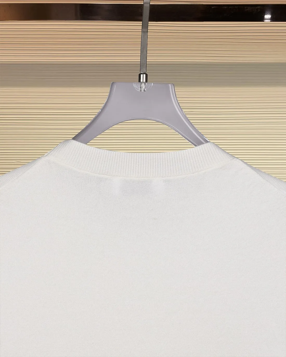 DIOR*Dior Classic style with beautifully embroidered letter logo on the chest, short-sleeved sweater T-shirt✅Boutique top quality craftsmanship‼ Complete three standards ●Wool and cotton blend ●Weight ●Embroidery technology ●Customized 1:1 trademark ●Normal version ●Size: M L XL XXL XXXL