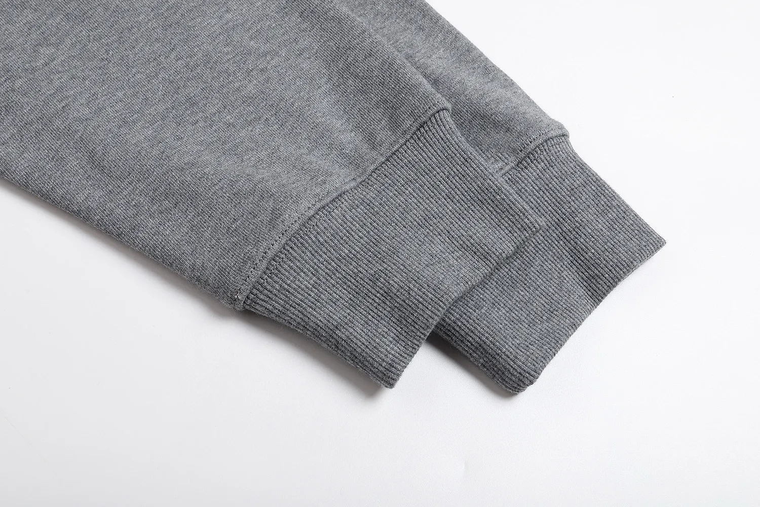 【 】 CD （Gray） 6, ， 。 Montaigne Series ， Dior 。 Black ， Dior Montaigne 。 ， ， 。 ， 、 。 、Breathable 、 、 ， ， 。 ， ， ， 。 Size:S/M/L/XL