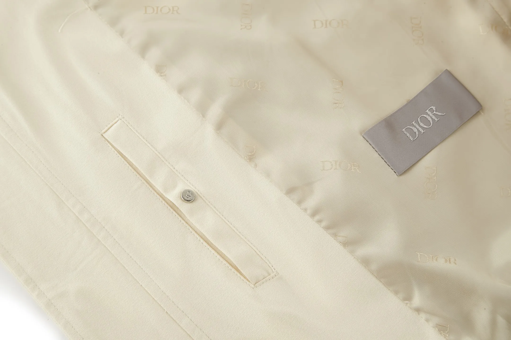 CD （ White） 25,000 ， ， ， 。 ， ， ， 。 ， ， ， ， ， ， 。 ， ， DR 。 Size:46-48-50-52