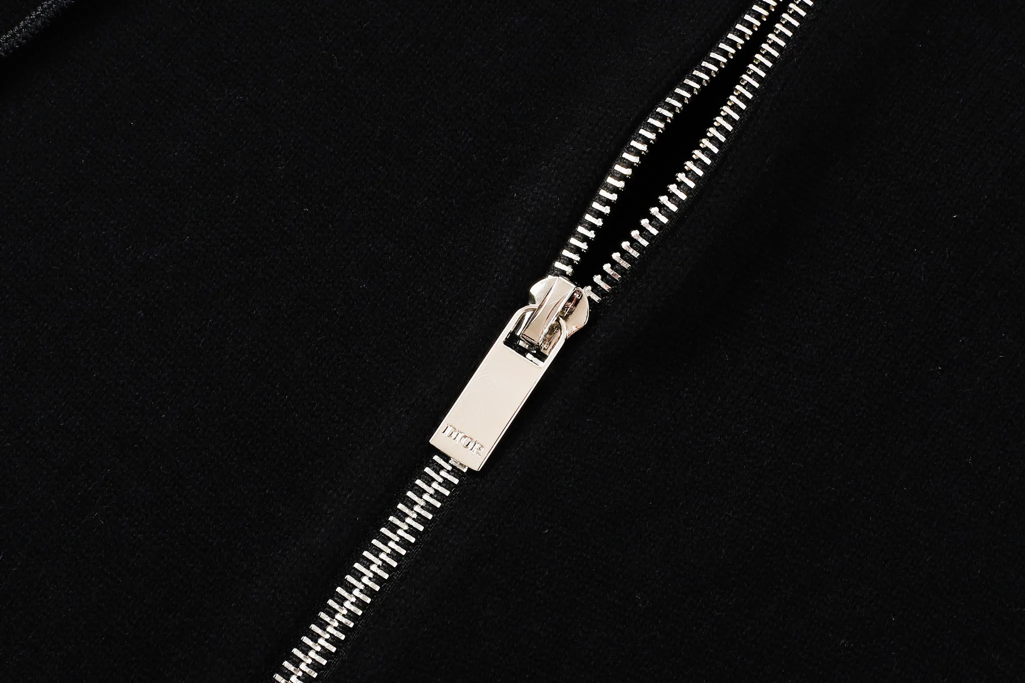 DIO *2024AW New Arrival CD Icon ， ， ， 💯 ， ， ， Same Style ：Black Sizes：S-XL