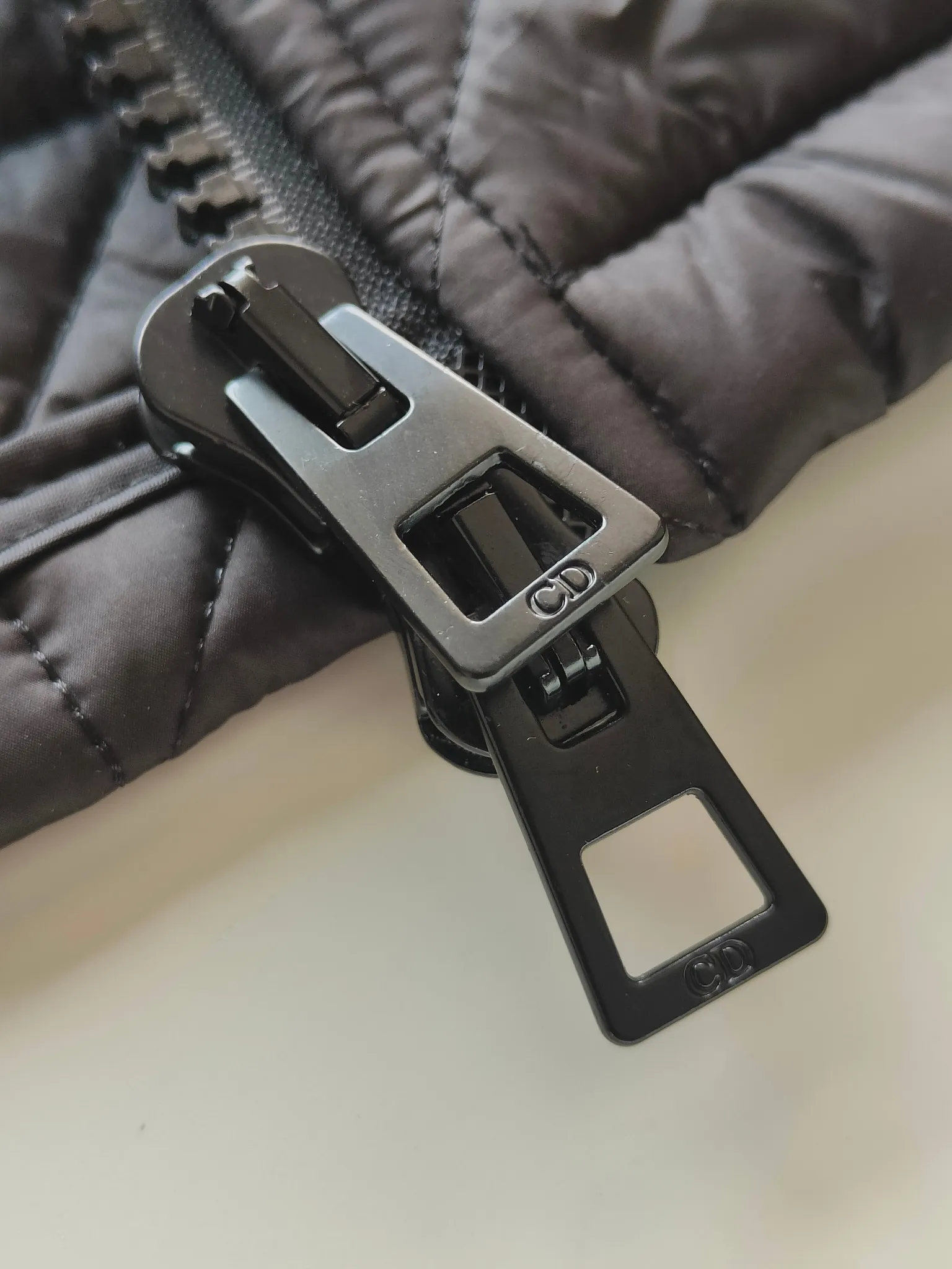 DR Classic Classic ， 。 Black ， ， ， 。 ， D 1or ， ， 。