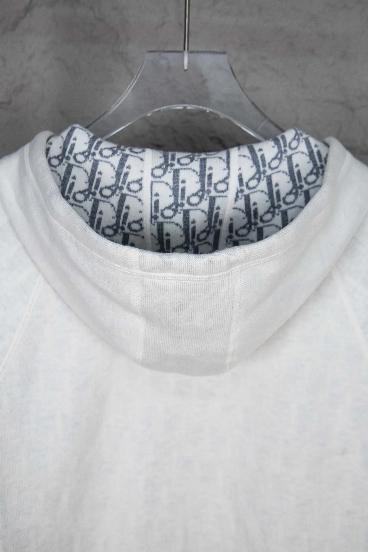 ：M 𝘾𝙝𝙧𝙞𝙨𝙩𝙞𝙖𝙣 𝘿𝙞𝙤𝙧 CD 24SS Authentic 50% 35% 15% logo ：White Gray Size：S M L
