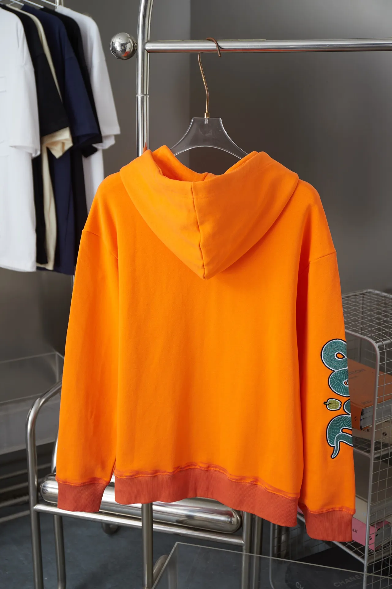 DIRO ：White/Orange Size：S M L XL