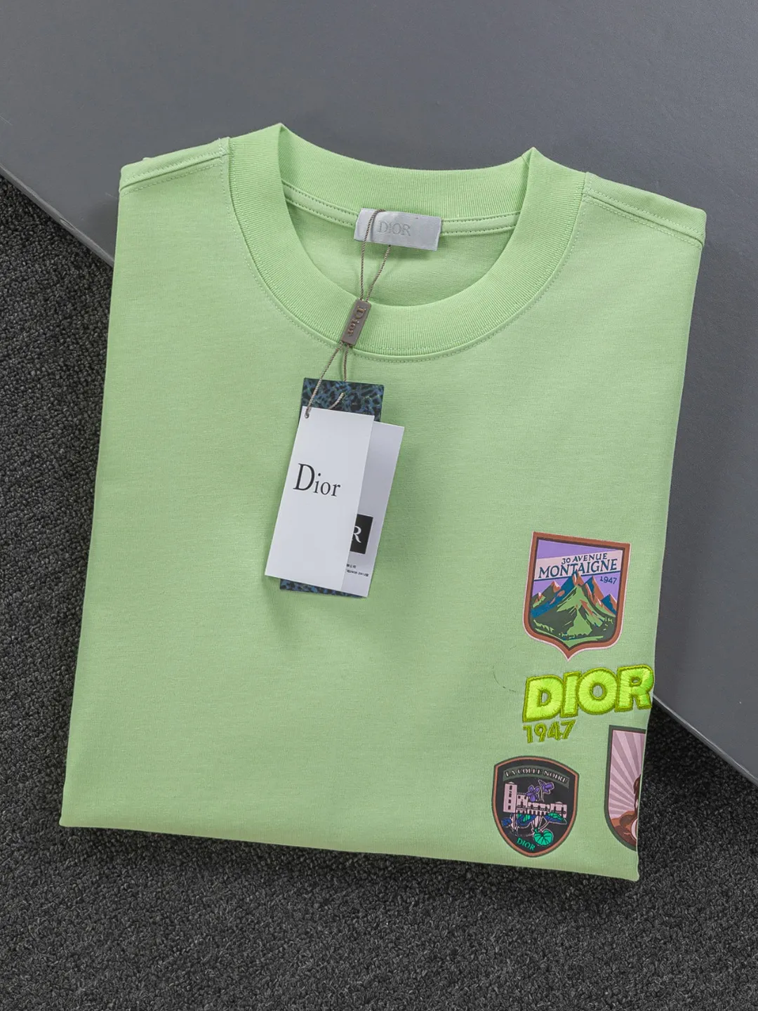 DIOR Dior dior CD S-XL CD 26ss Classic Classic Dior Mountain 🪡 logo Same Style t ， ， Series， Logo Classic Obliave ， s ， ， obliqve ， v ， ， y …… ， ， Dior ！ ， ， ， Breathable ~ ！！ Same Style！ : Black White Green Size：S-XL ： S： 50- 56- 70 M： 52- 57- 72 L： 54- 59- 74 XL： 56- 62- 76
