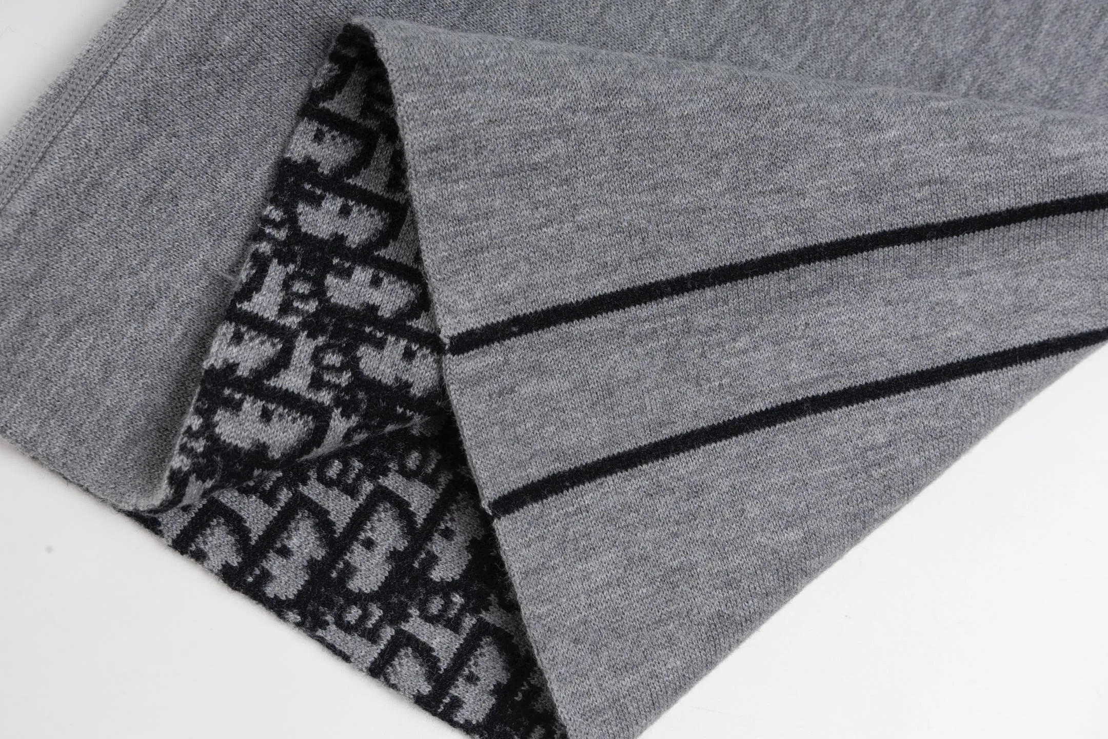 【 】 CD 25FW ， 。 ， ， 。 ， 。Classic ， 。 ， 。 ， Breathable 。 ， Premium Quality， 。 Size:S/M/L