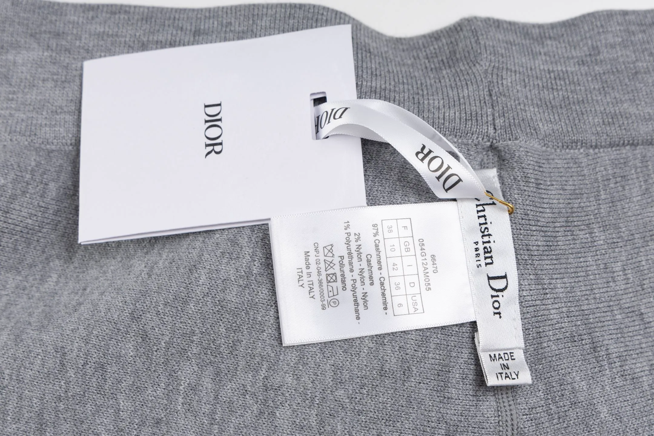 【 】 CD 25FW ， 。 ， ， 。 ， 。Classic ， 。 ， 。 ， Breathable 。 ， Premium Quality， 。 Size:S/M/L