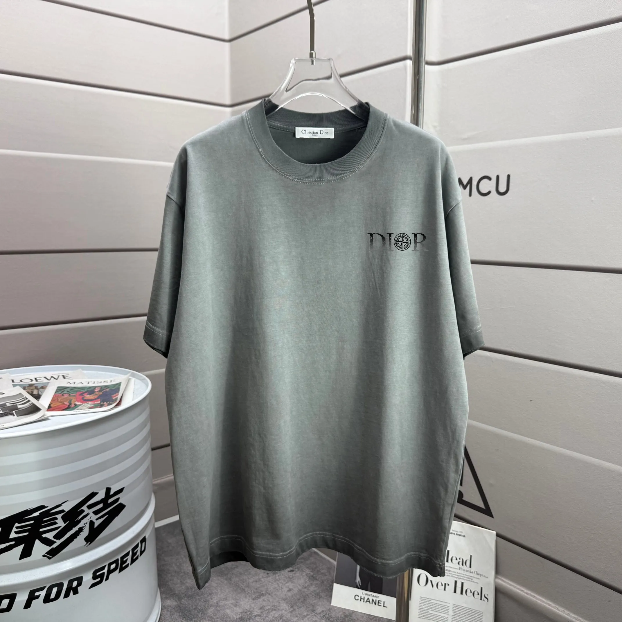 # 95 Dio *2025 New Arrival tee Same Style :Black White Size :S M L XL XXL Size： S （90-130 ） M （120-150 ） L （140-165 ） XL （160-180 ） XXL （180 ）
