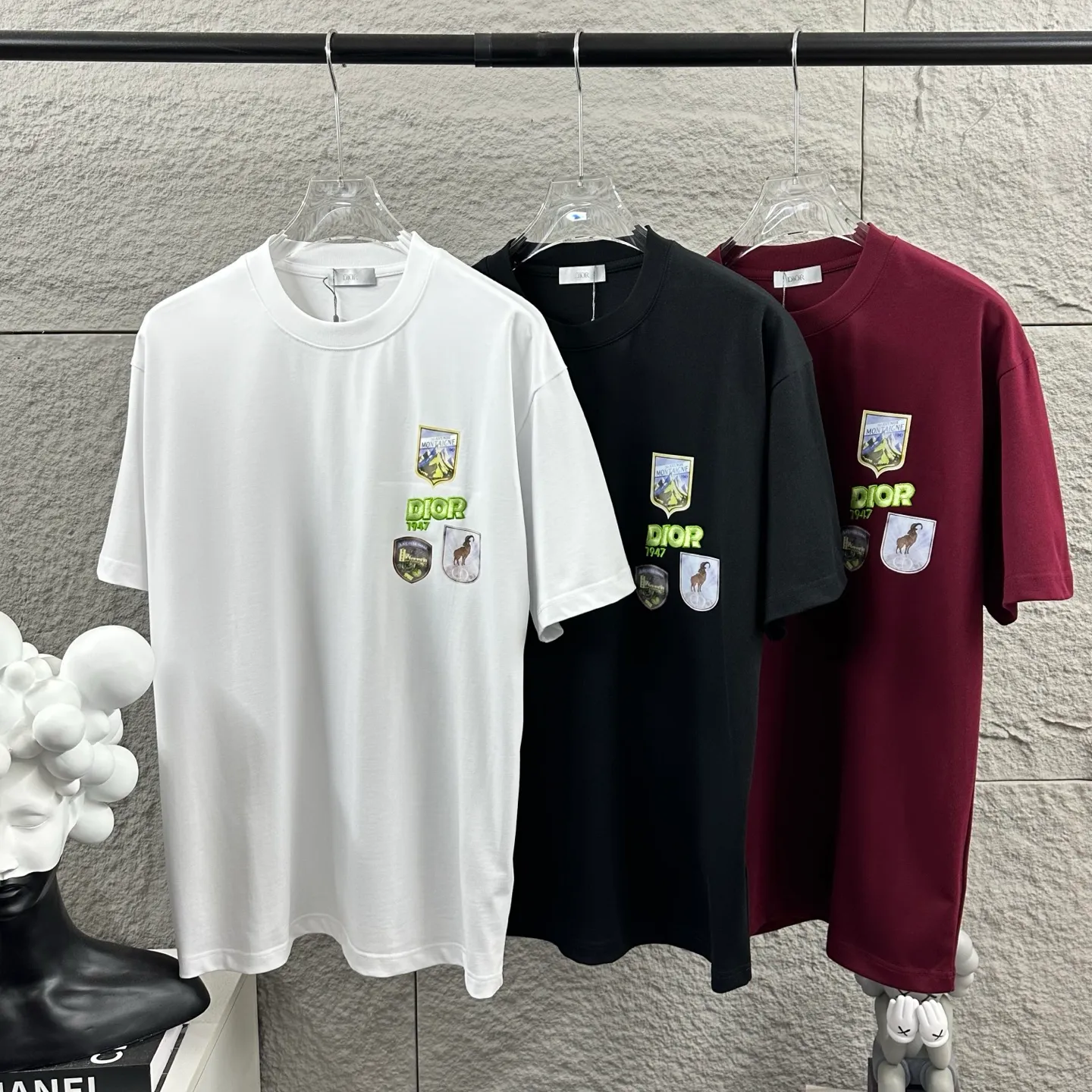 Dio 2026 New Arrival Classic + T Same Style ：Black White Red Size： S （90-130 ） M （120-150 ） L （140-165 ） XL （160-180 ） XXL （180 ）
