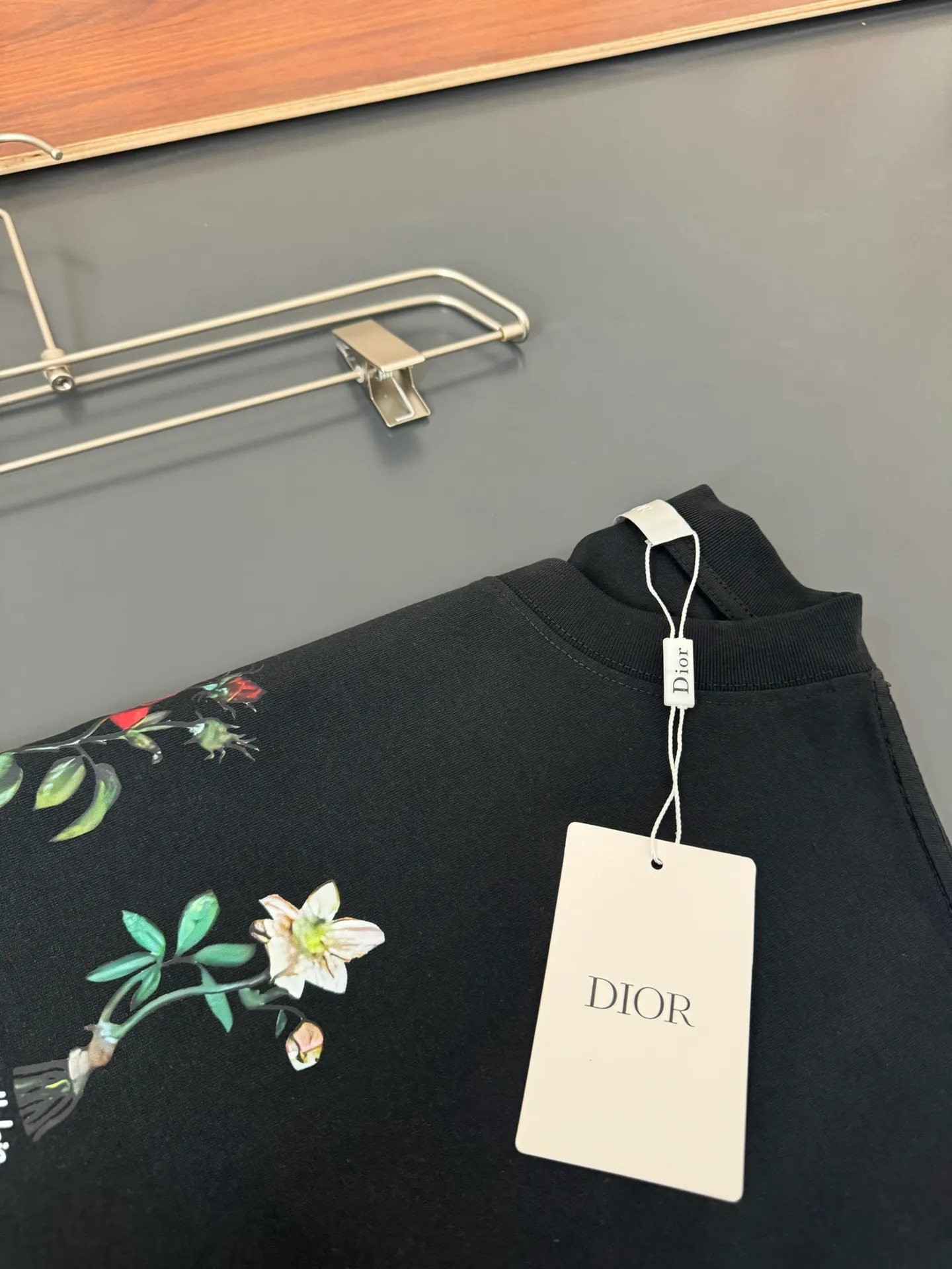 DIOR* g t Breathable logo New Arrival t ， ， Versatile ：Black White Sizes：S M L XL XXL