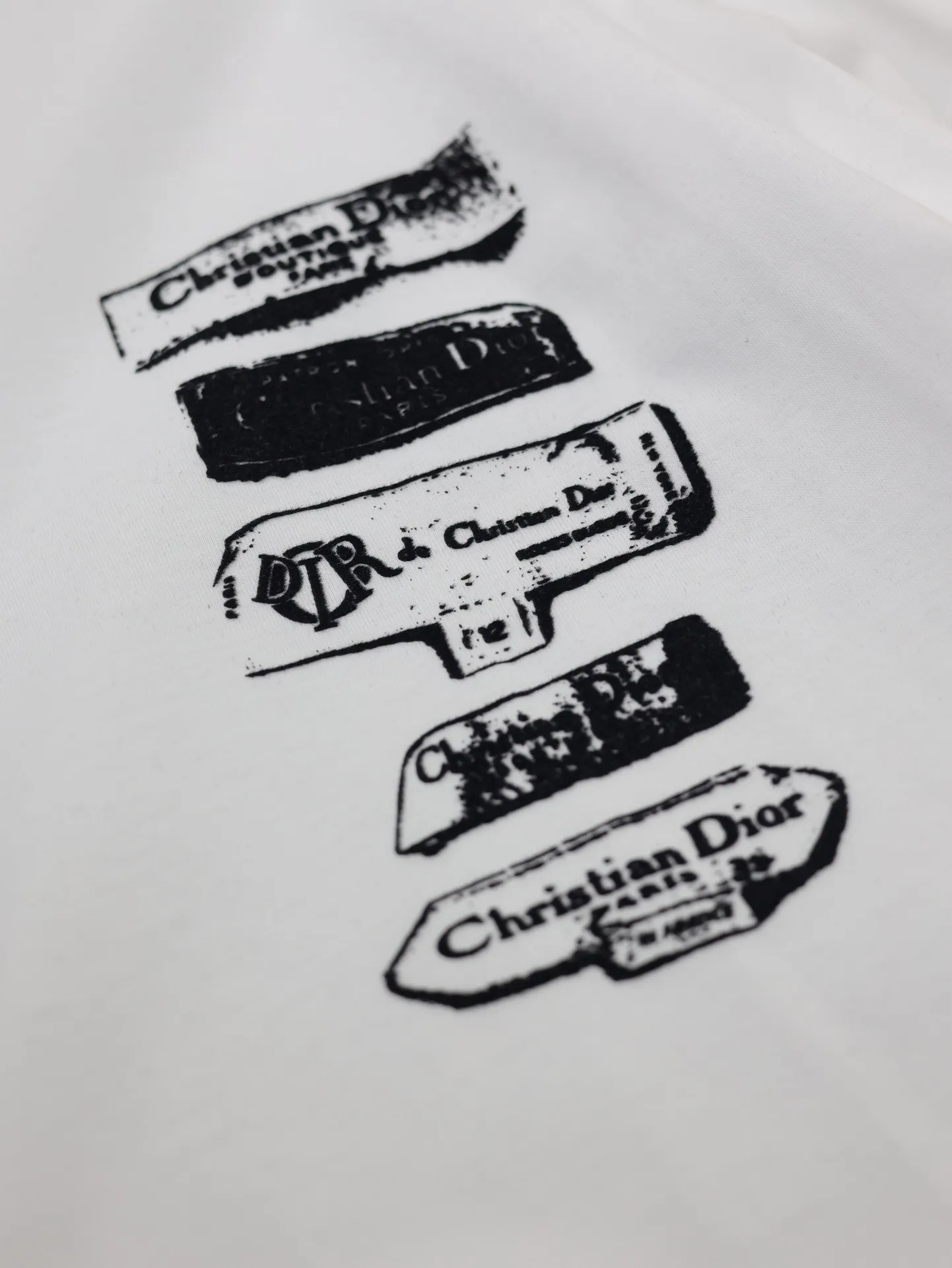 Dio 24New Arrival T 24 ， ， Quality 。 ， ， Size：S/M/L/XL