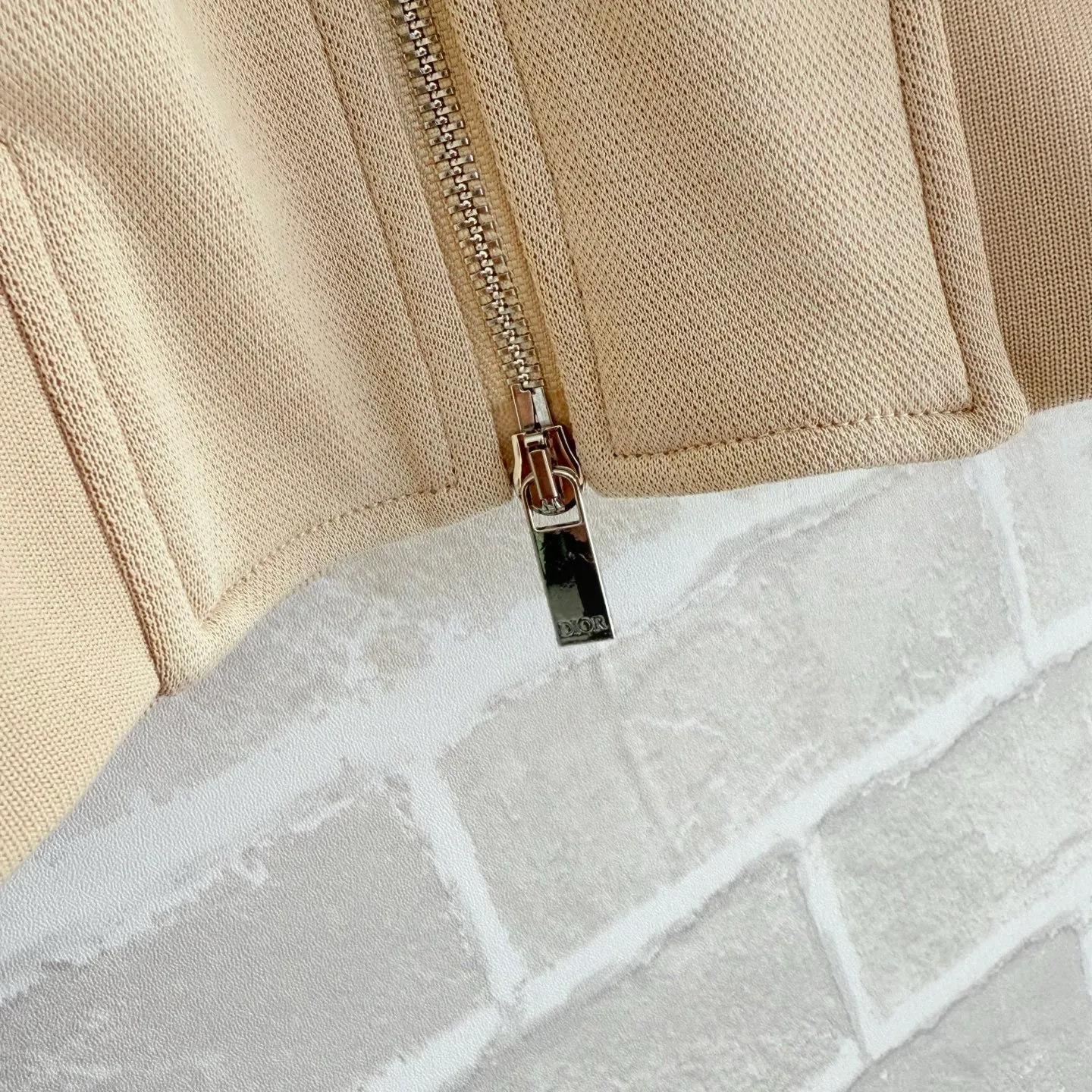 DR* New Arrival Premium New Arrival Same Style ，Breathable ！ ！ ， ！ Premium ！ Wear-Resistant，