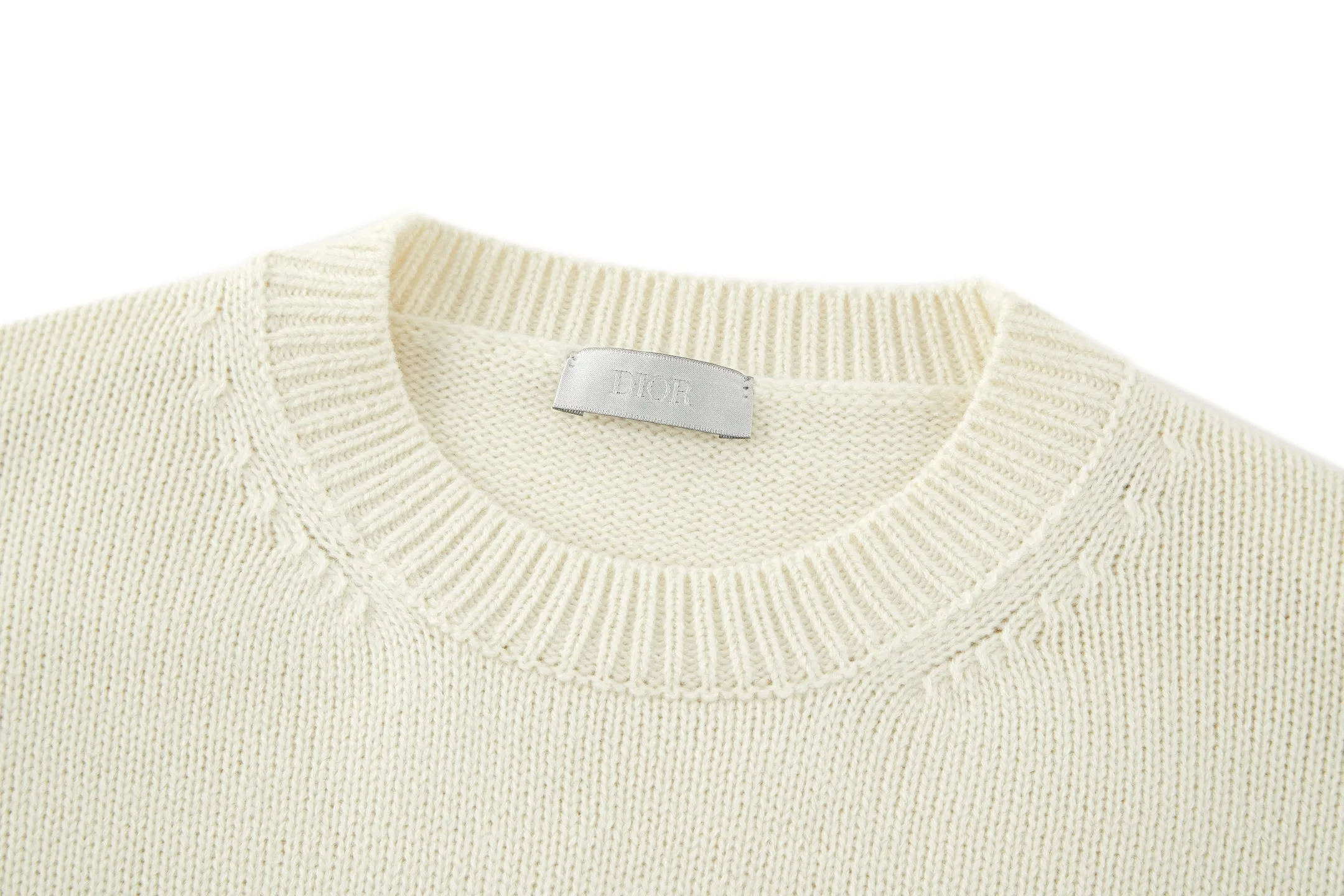 CD 26SS （ ） 16,000 ， 50% ，50% 。 7 ， 1：1 。 - - - - 。 Series ， Dior Ribbon ， Dior 。 White ， 、 。 ， ， 。Dior Ribbon ， 、 。 Size:S-M-L-XL