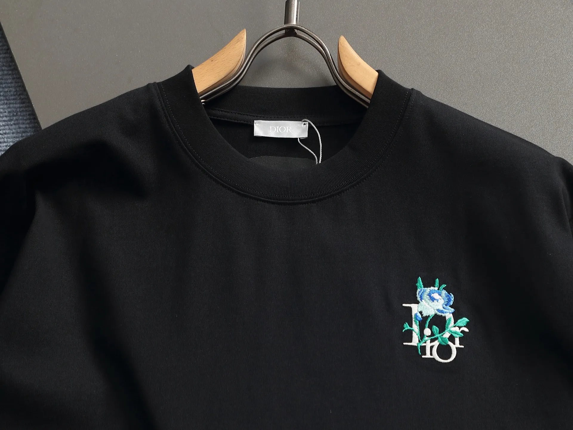 DIOR CD Classic 🪡 Logo ， Retro Same Style T Versatile : Black White Size：S M L XL