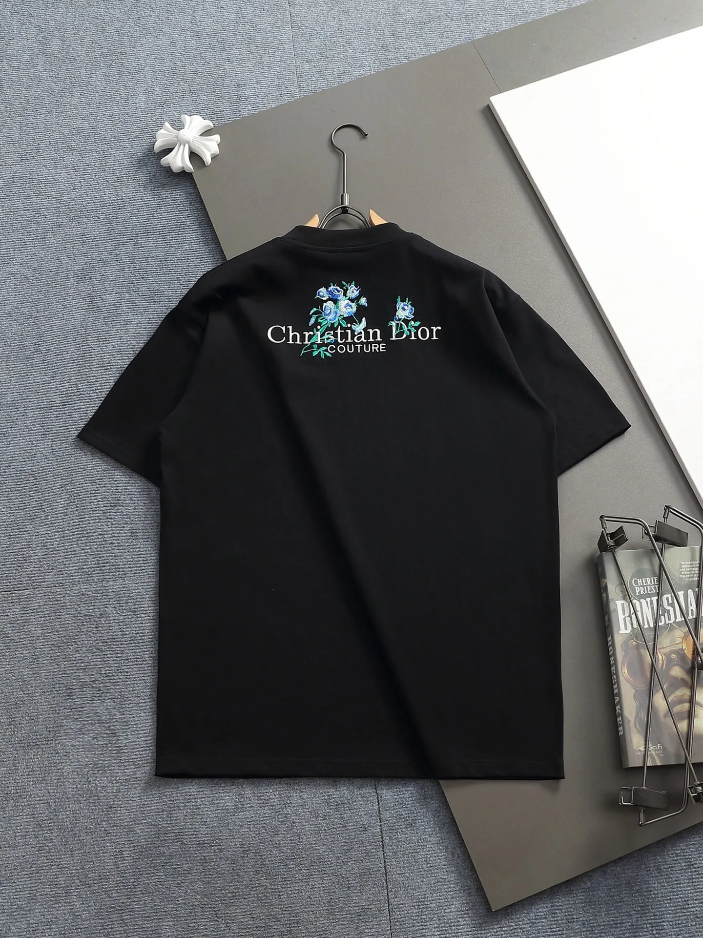 DIOR CD Classic 🪡 Logo ， Retro Same Style T Versatile : Black White Size：S M L XL