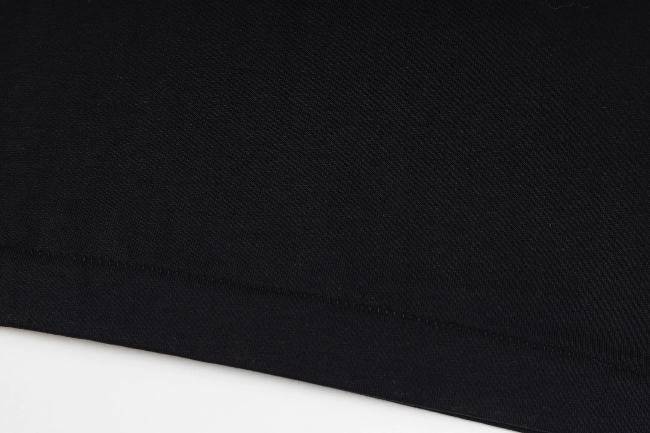 【 】 CD 25FW （Black） 24S 185g ， 32S g 。 T Series ， CD Paris ， 。 Black ， ， ， 。 24 ， ， Quality 。 ， 、Breathable 、 、 ； 、 、 。 ， ；Black White ， 。 ， 。 Size:XS/S/M/L