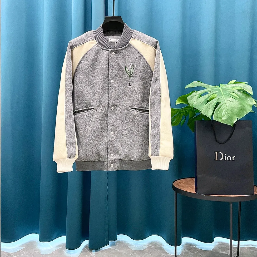 Dior➡️ ， 。 LV ， ， 。 1 ， 。 ， 。Premium ！ ！ Quality！