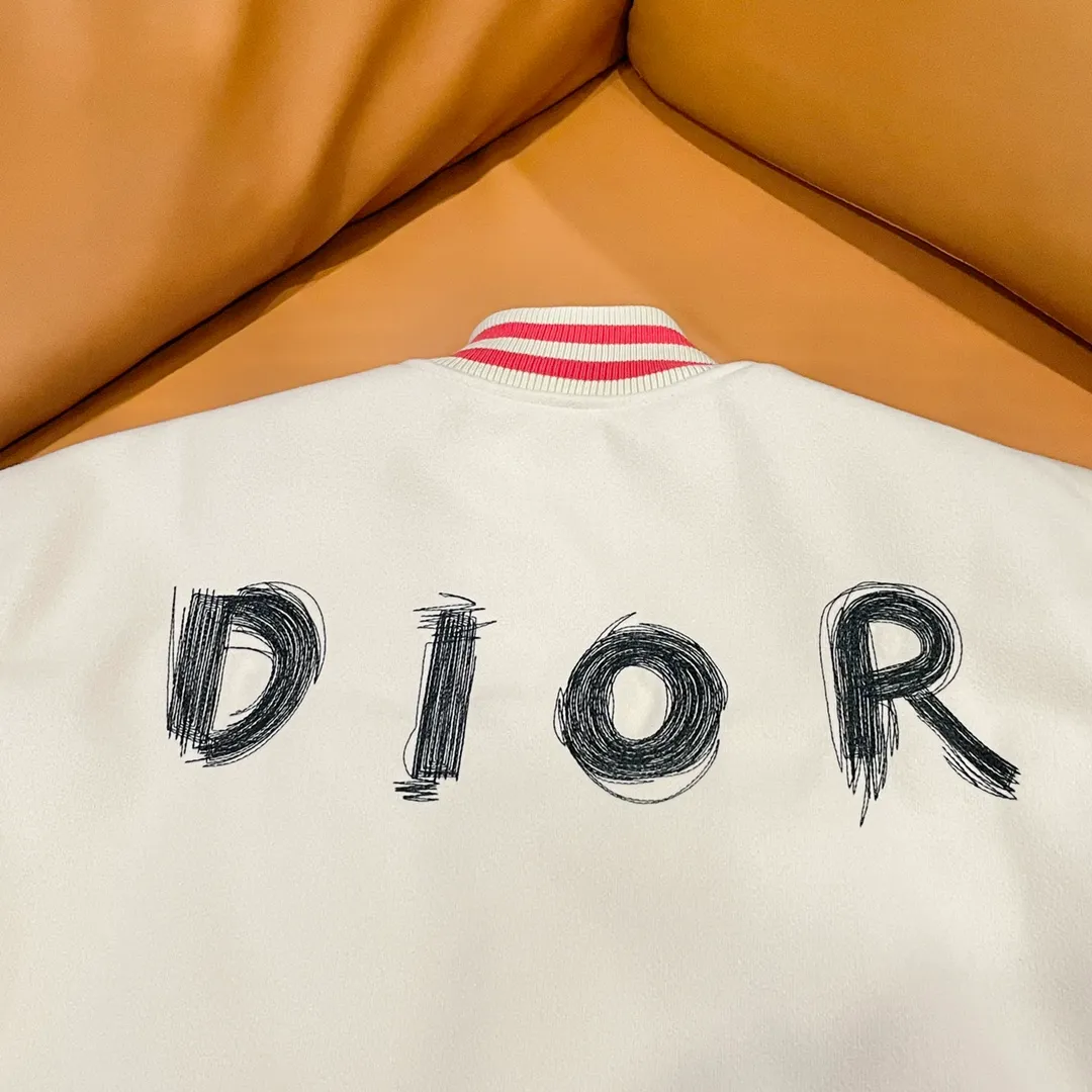 Dior➡️ ， 。 LV ， ， 。 1 ， 。 ， 。Premium ！ ！ Quality！