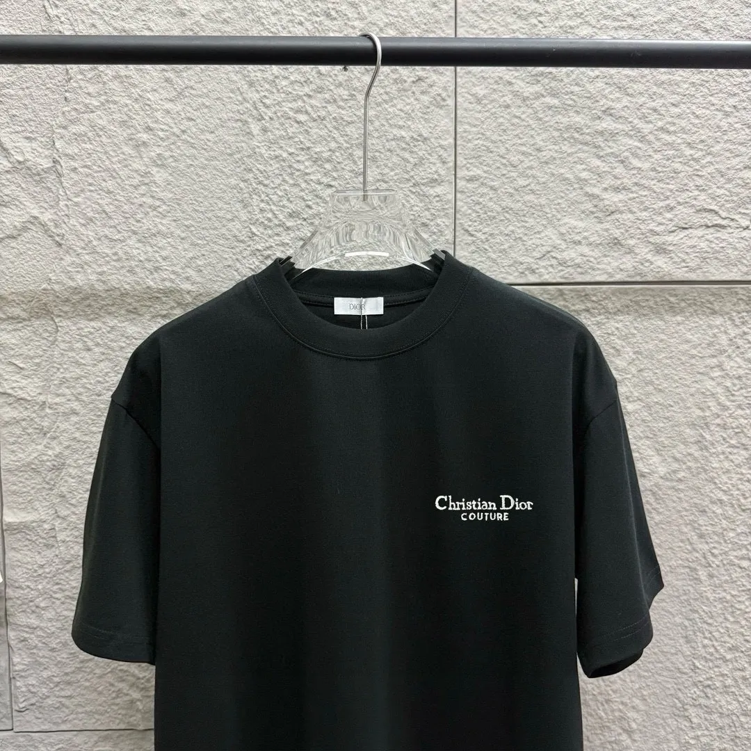 Dio 2025 New Arrival Classic T Same Style ：Black White Size： S （90-130 ） M （120-150 ） L （140-165 ） XL （160-180 ） XXL （180 ）