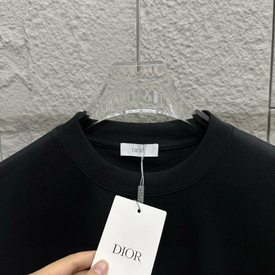 Dio 2025 New Arrival Classic T Same Style ：Black White Size： S （90-130 ） M （120-150 ） L （140-165 ） XL （160-180 ） XXL （180 ）