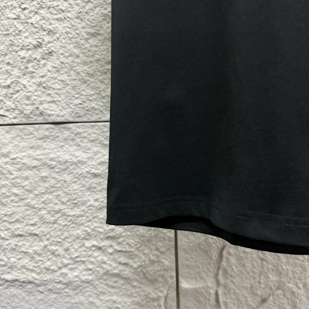 Dio 2025 New Arrival Classic T Same Style ：Black White Size： S （90-130 ） M （120-150 ） L （140-165 ） XL （160-180 ） XXL （180 ）