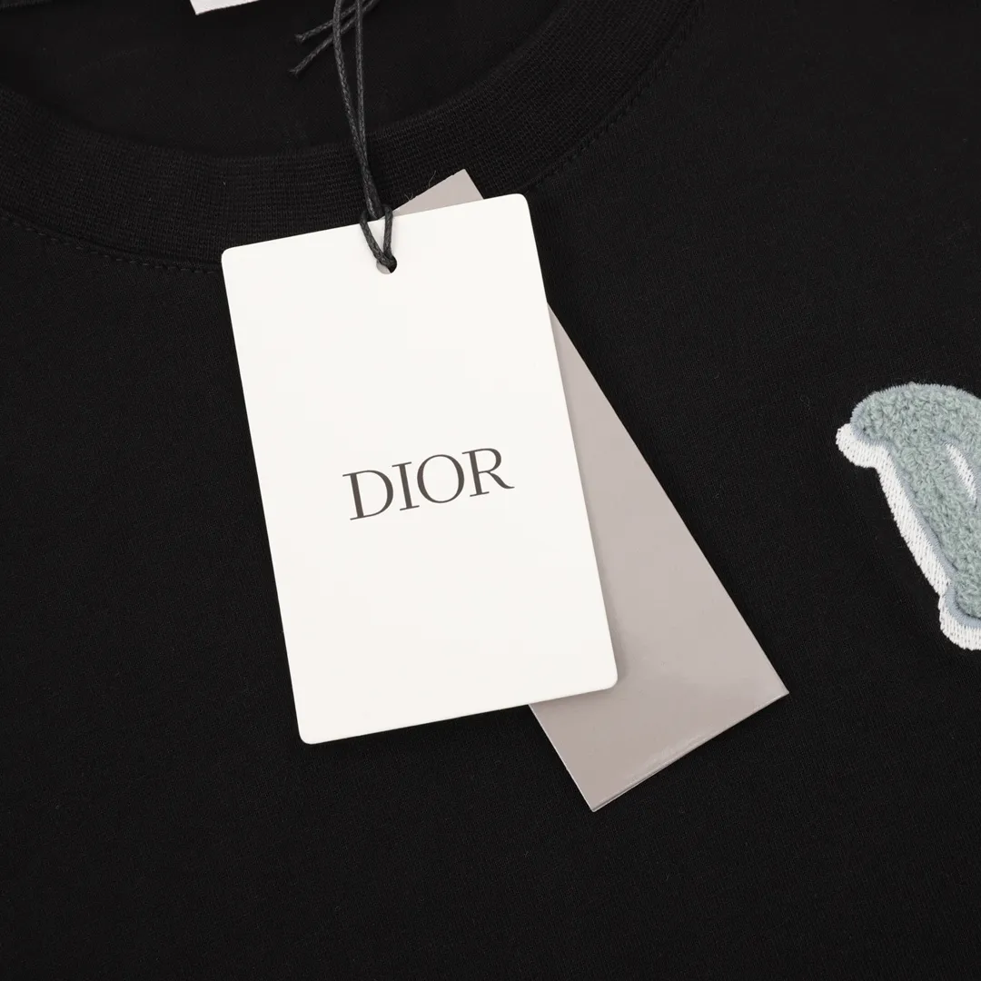 DIOR/ logo TEE 24 New Arrival T， ， Quality 。 100% ， Breathable， Breathable ， logo P logo ， ， BIGGER ！ TEE! Same Style ：White Black size：S-L