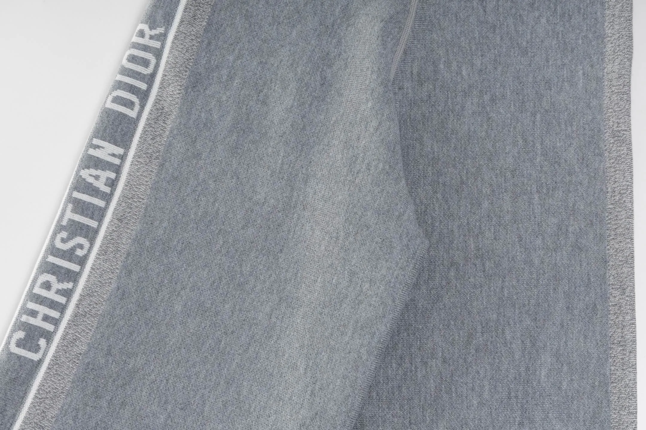 【 】 CD 25FW （Gray） ， 。 ， ， 。 ， 。Classic ， 。 ， 。 ， Breathable 。 ， Premium Quality， 。 Size:S/M/L