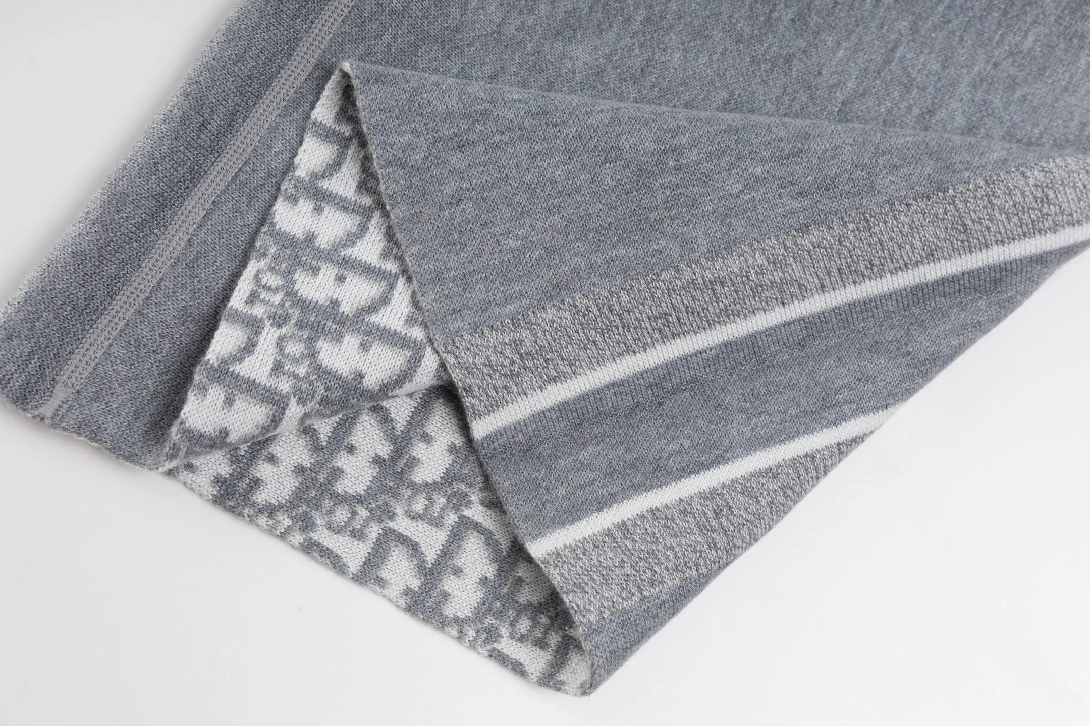 【 】 CD 25FW （Gray） ， 。 ， ， 。 ， 。Classic ， 。 ， 。 ， Breathable 。 ， Premium Quality， 。 Size:S/M/L