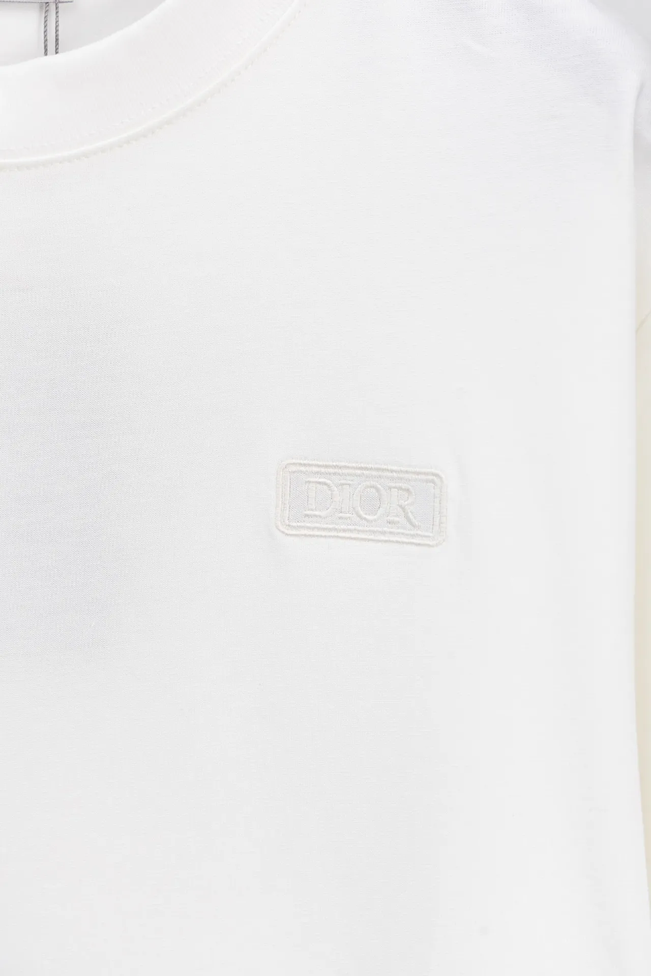 【 . Quality】 DIOR 24New Arrival logo T 32 100% ( ) 1x 1 ( ) 1:1 1:1 ( ) ：8831# ：Black White Size：XS S M L