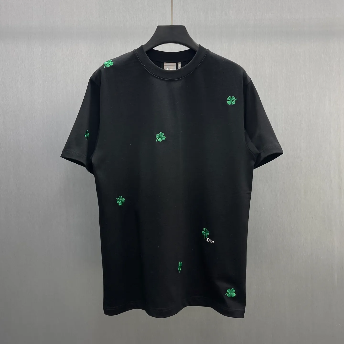 XD 🍀 T Size : S-XL • (Jonathan Anderson) Dior Clover Classic 。 Black ， Dior Clover 。 Series ， 。