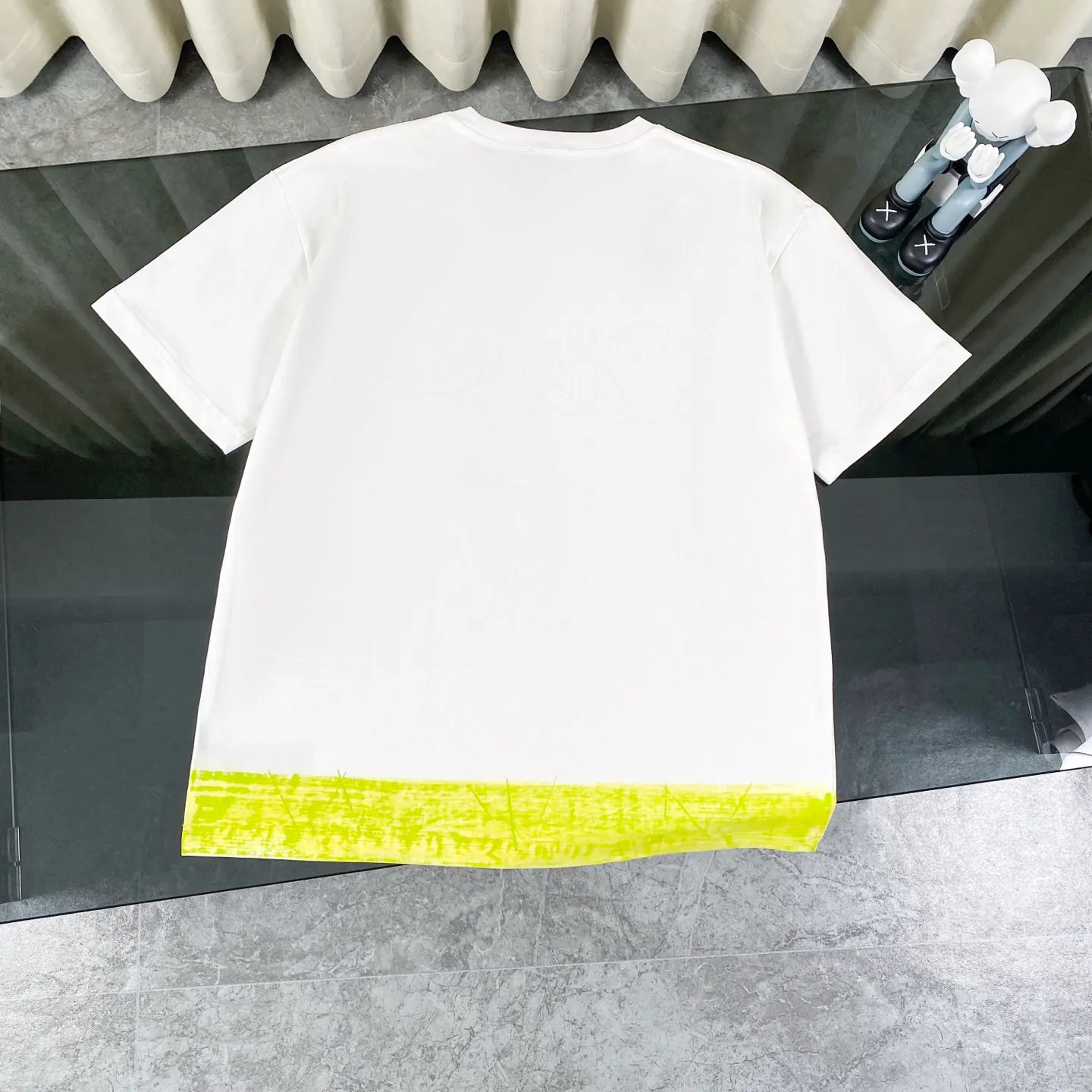 Dior DIOR✖️KAWS 25 New Arrival Series T : ， 32S ， ； 32s+70D ， g：95/ *5% 。 Breathable， ，Breathable ； ， ， 。 Breathable， ，Breathable ； 。 32 Premium ，70D ， ， 。 New Arrival Same Style ：White Orange Size：XS-L