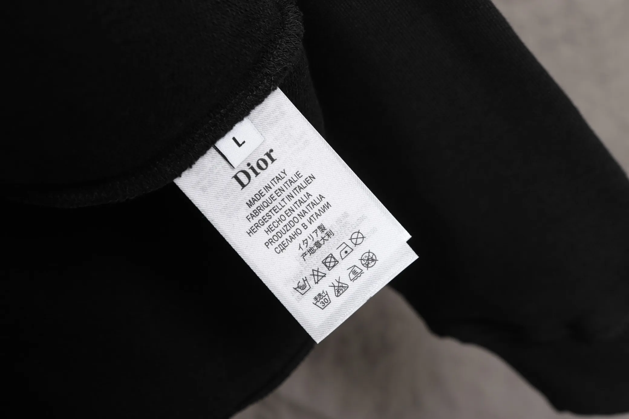 Quality New Arrival B 31 ， ， ， ， ！ ， ， Classic Same Style 𝐂𝐎𝐋𝐎𝐔𝐑：Black，White Blue 𝐒𝐈𝐙𝐄：S xl