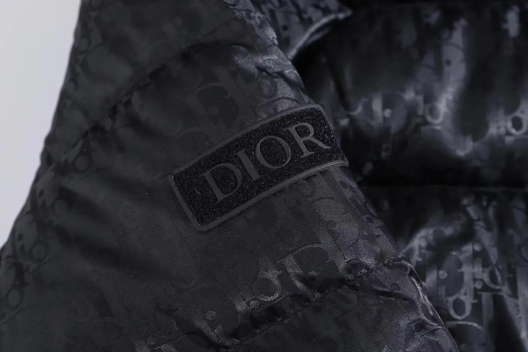 （ ） CD ,000 Obli que Dior “DIOR” Oblique “DIOR” “DIOR” 90% （ ） Same Style Sizes：46 48 50 52