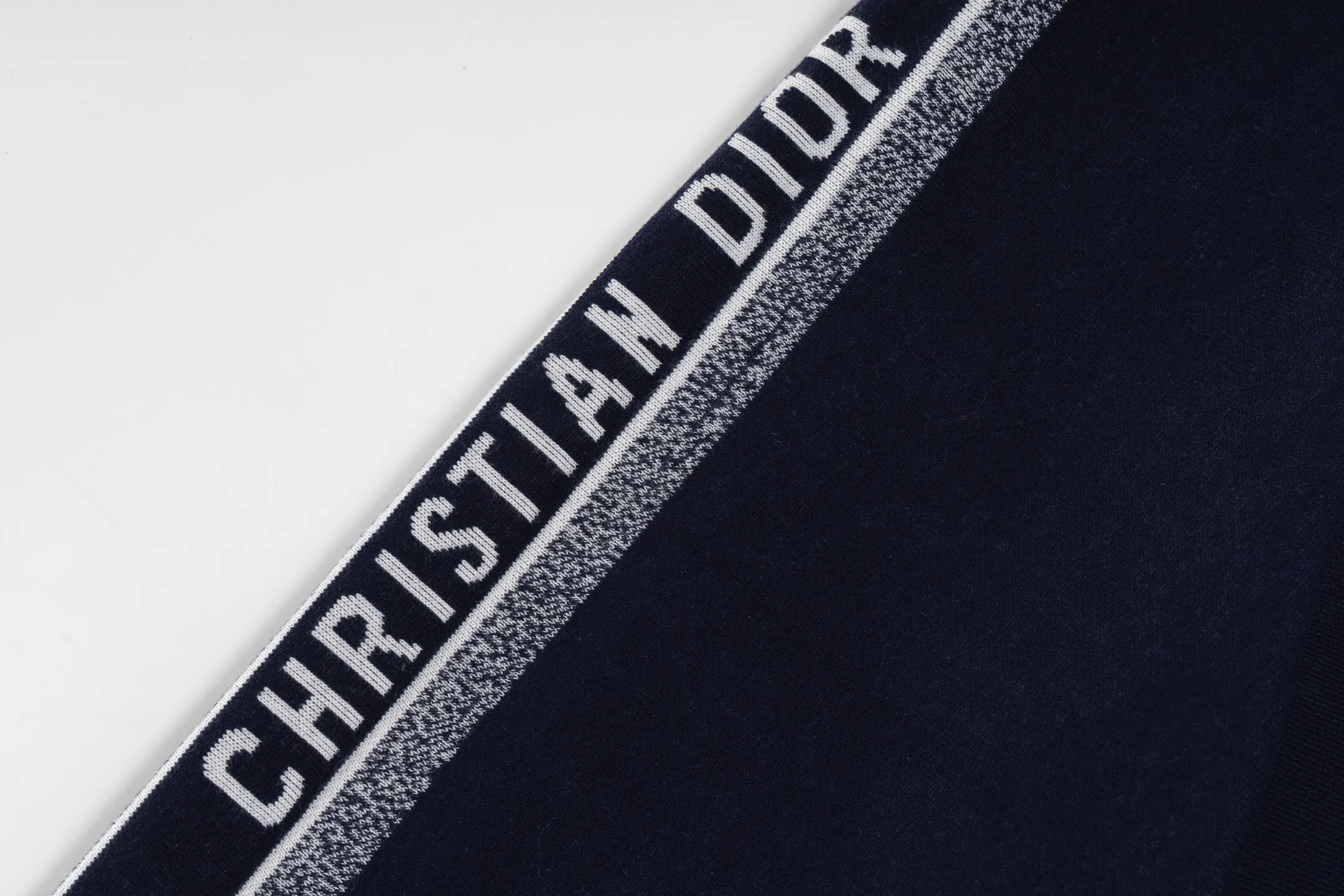 【 】 CD 25FW （Navy Blue ） ， 。 ， ， 。 ， 。Classic ， 。 ， 。 ， Breathable 。 ， Premium Quality， 。 Size:S/M/L